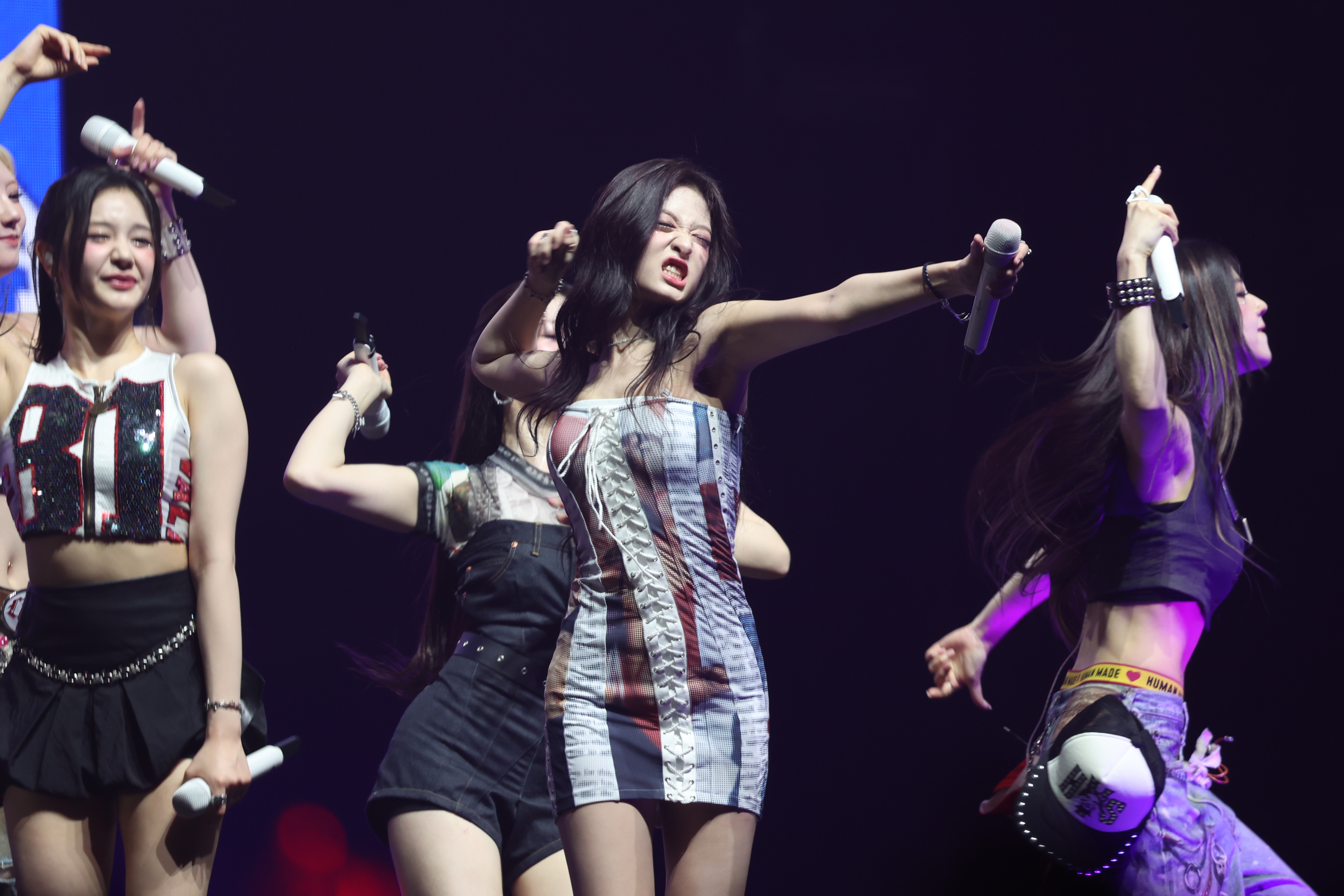 240818 아현 Ahyeon 979 pics