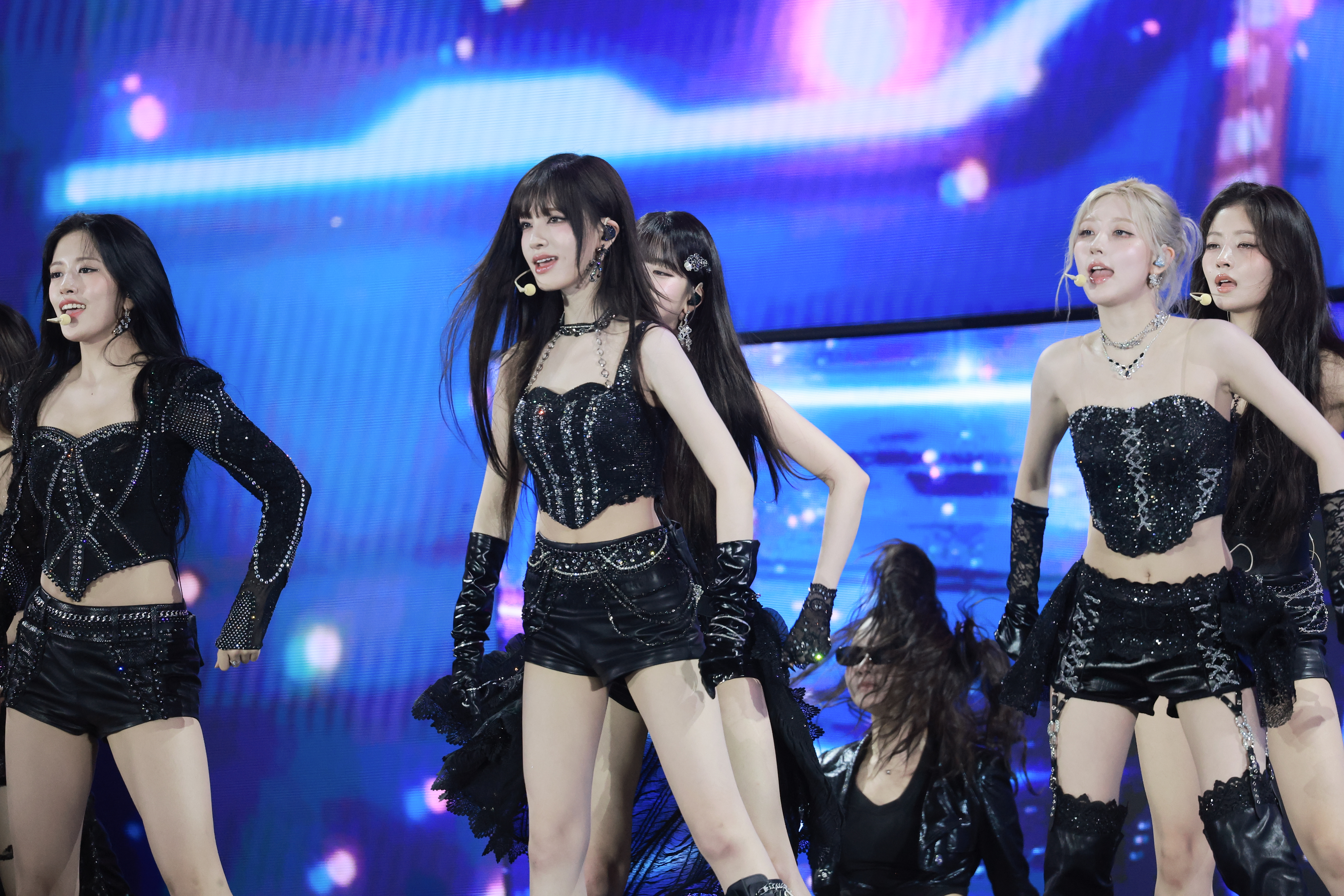 250921 Liz 1044 pics
