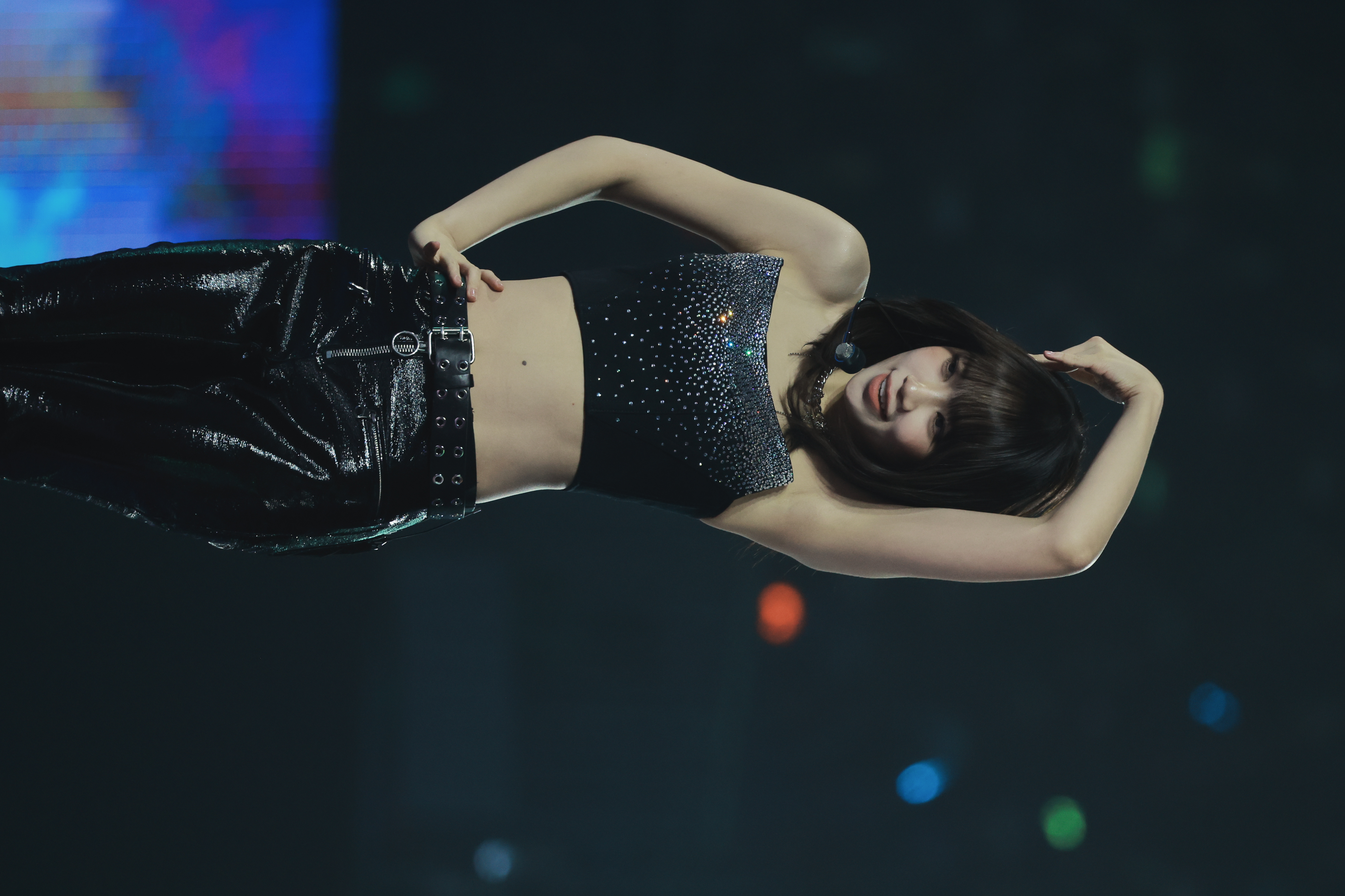 251225 Chaewon 1281 pics