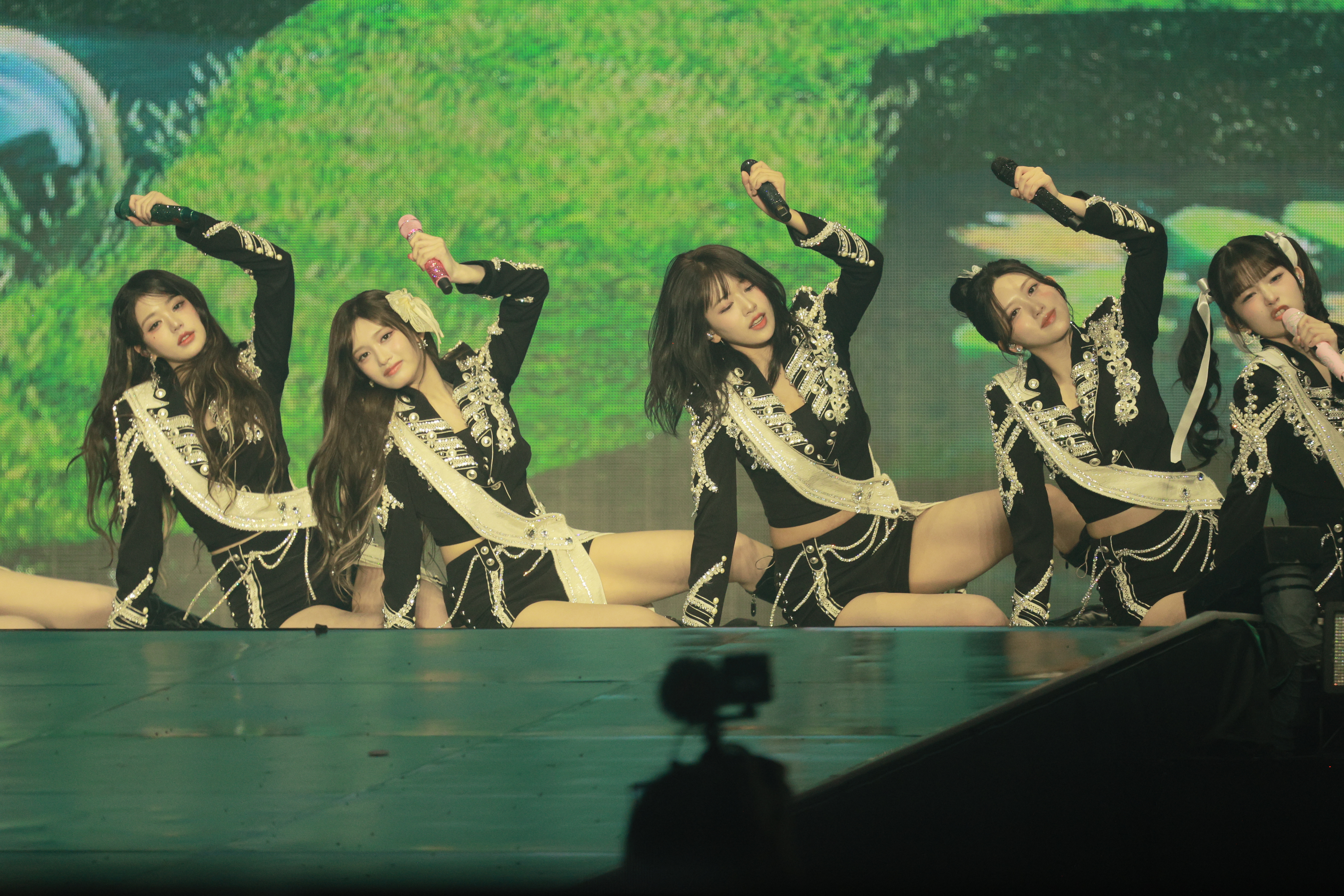 250406 Ahn Yujin 2675 pics