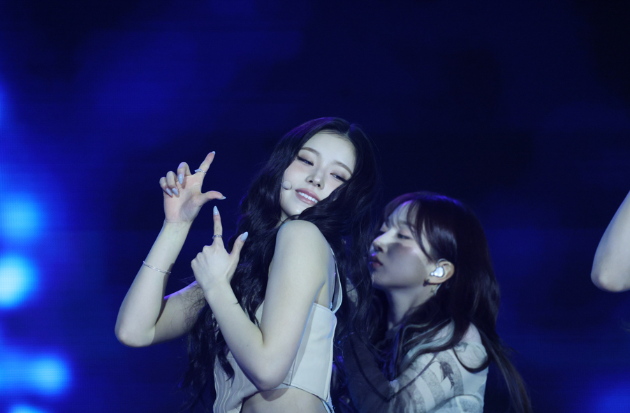 250412 Kyujin 300 pics