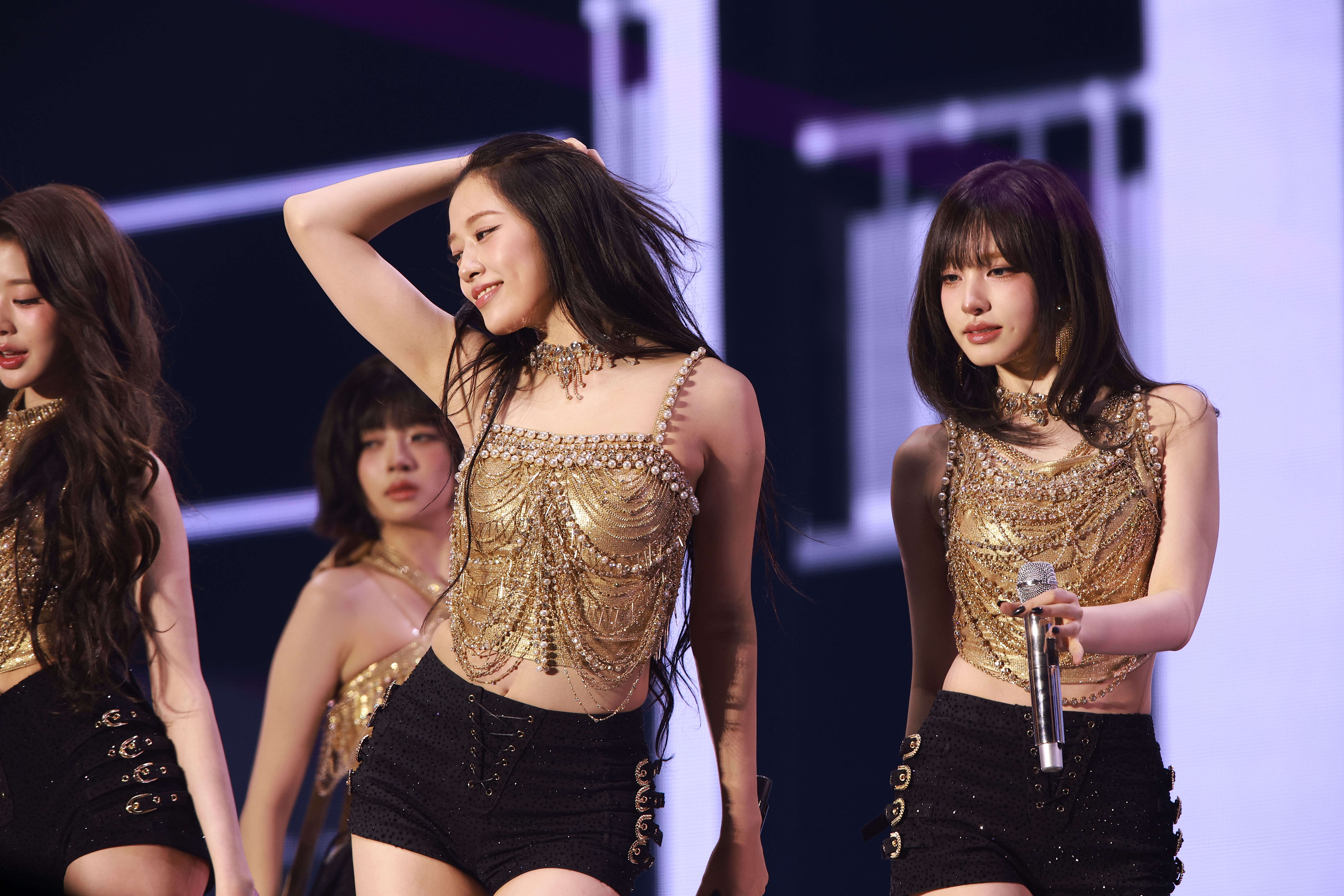 251102 Yujin 2343 pics