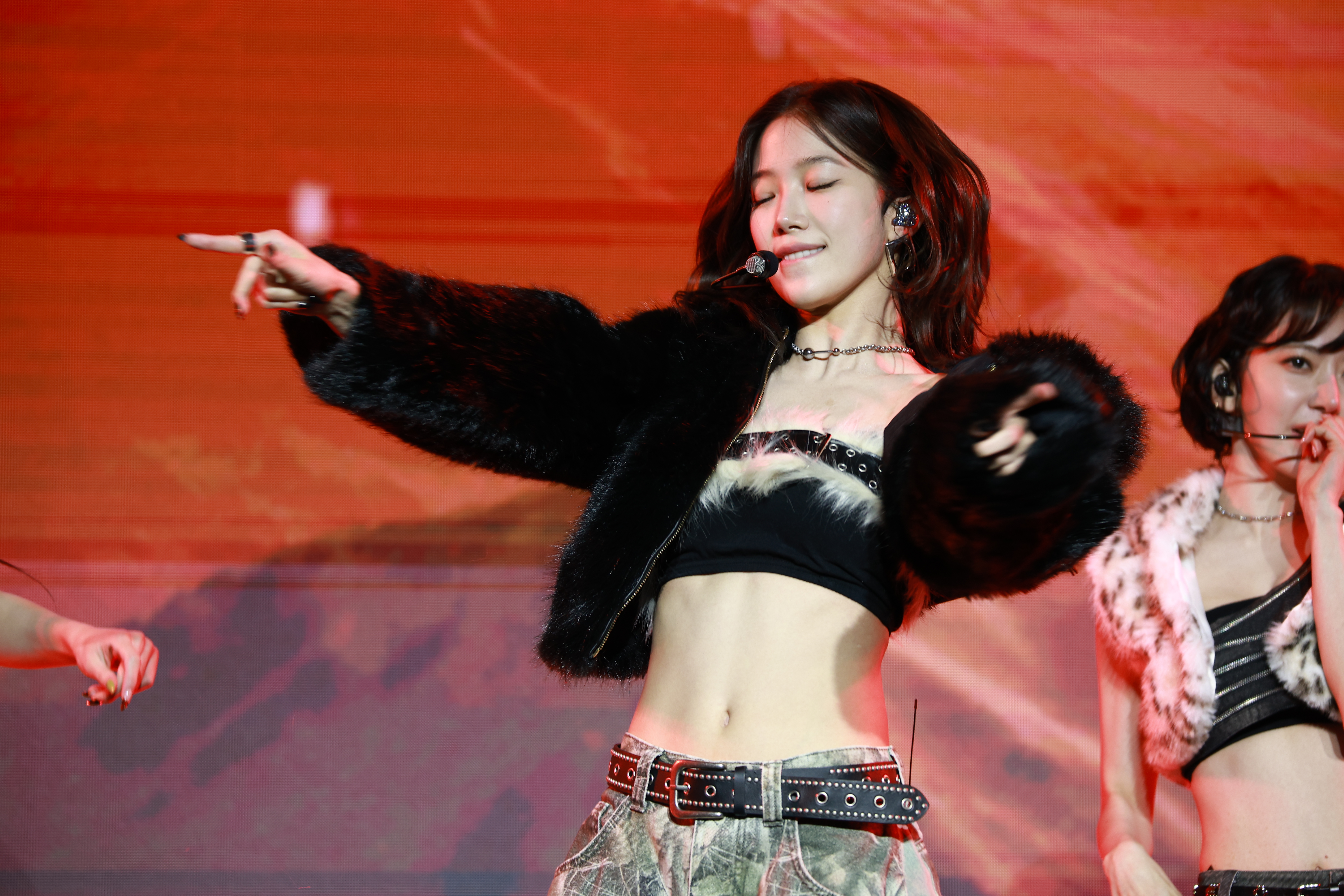 251030 Kazuha 1100+ pics