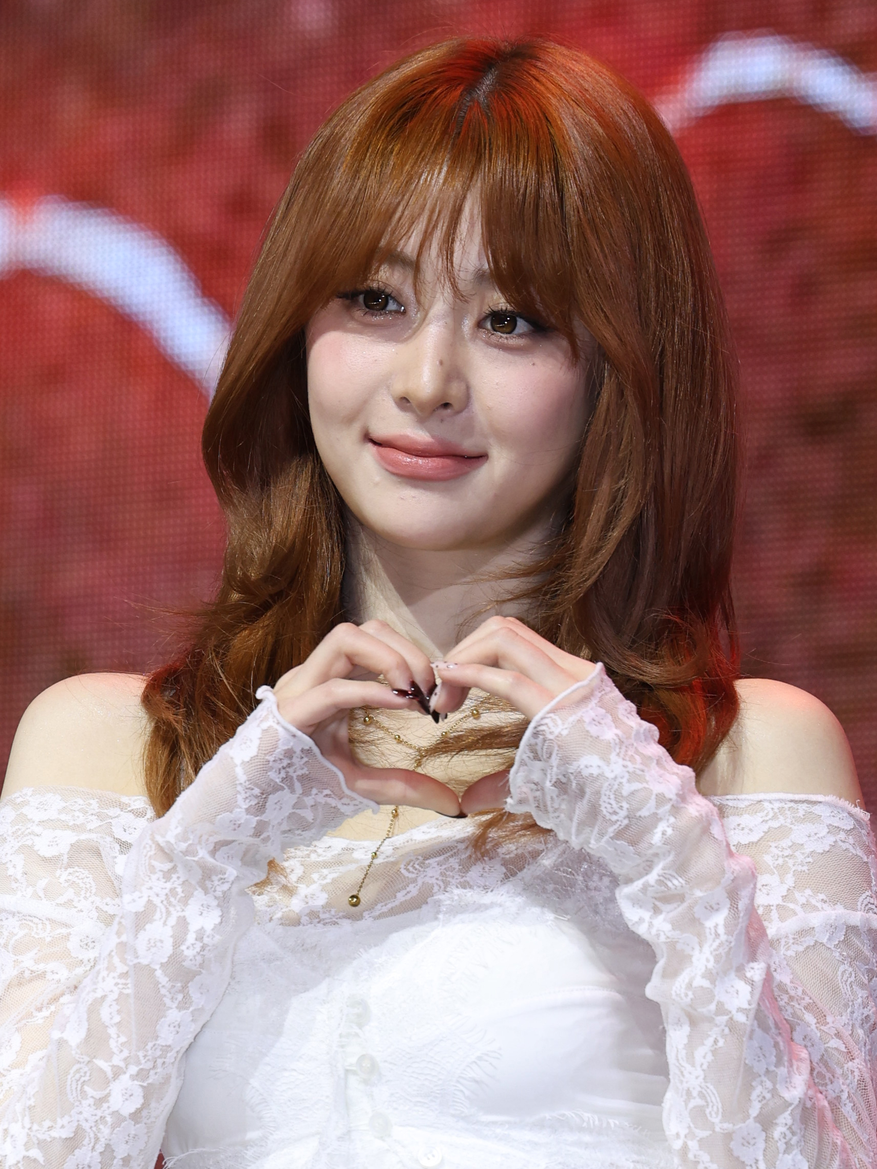 250314 LESSERAFIM 90 pics