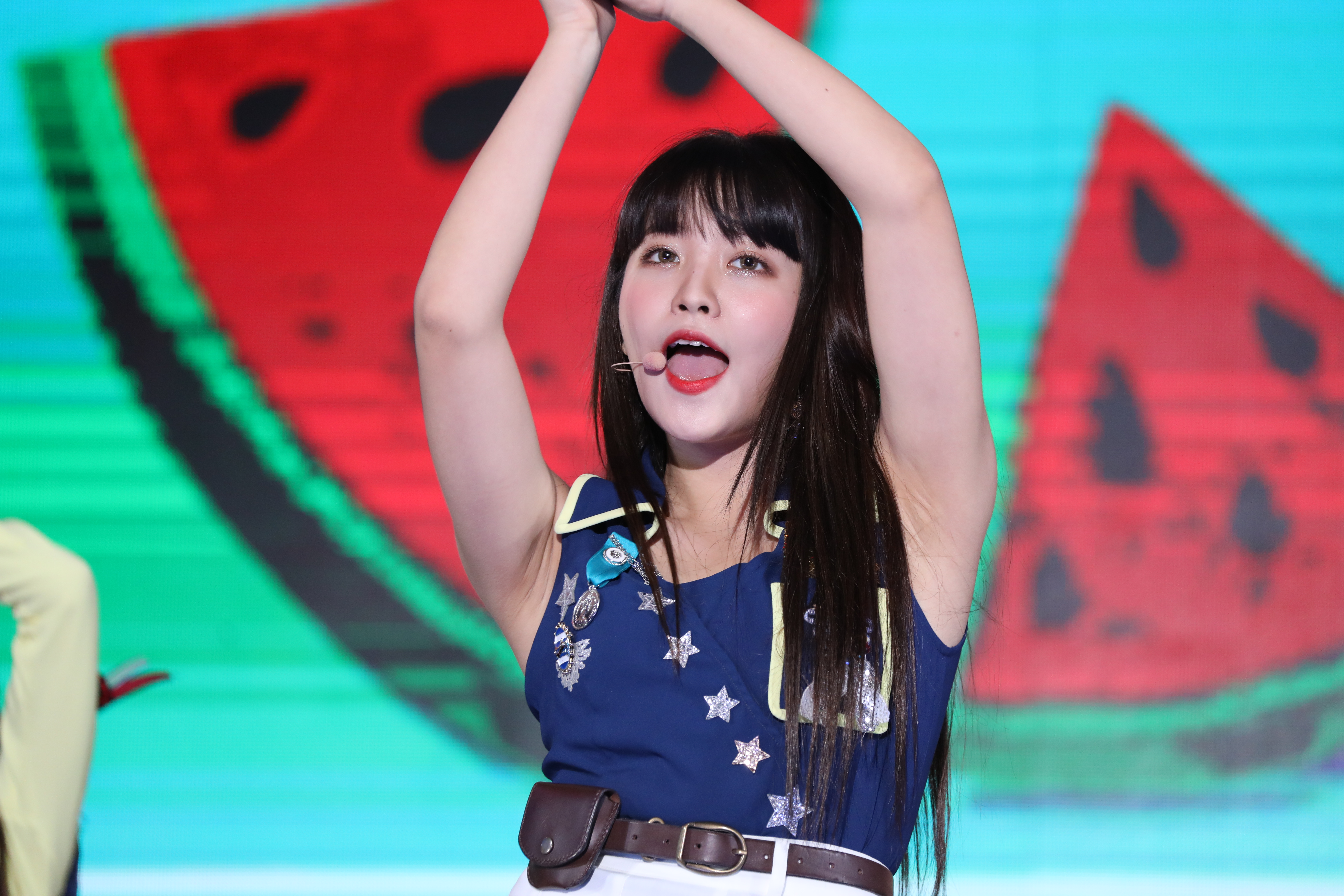 180905 Yeri 415 pics