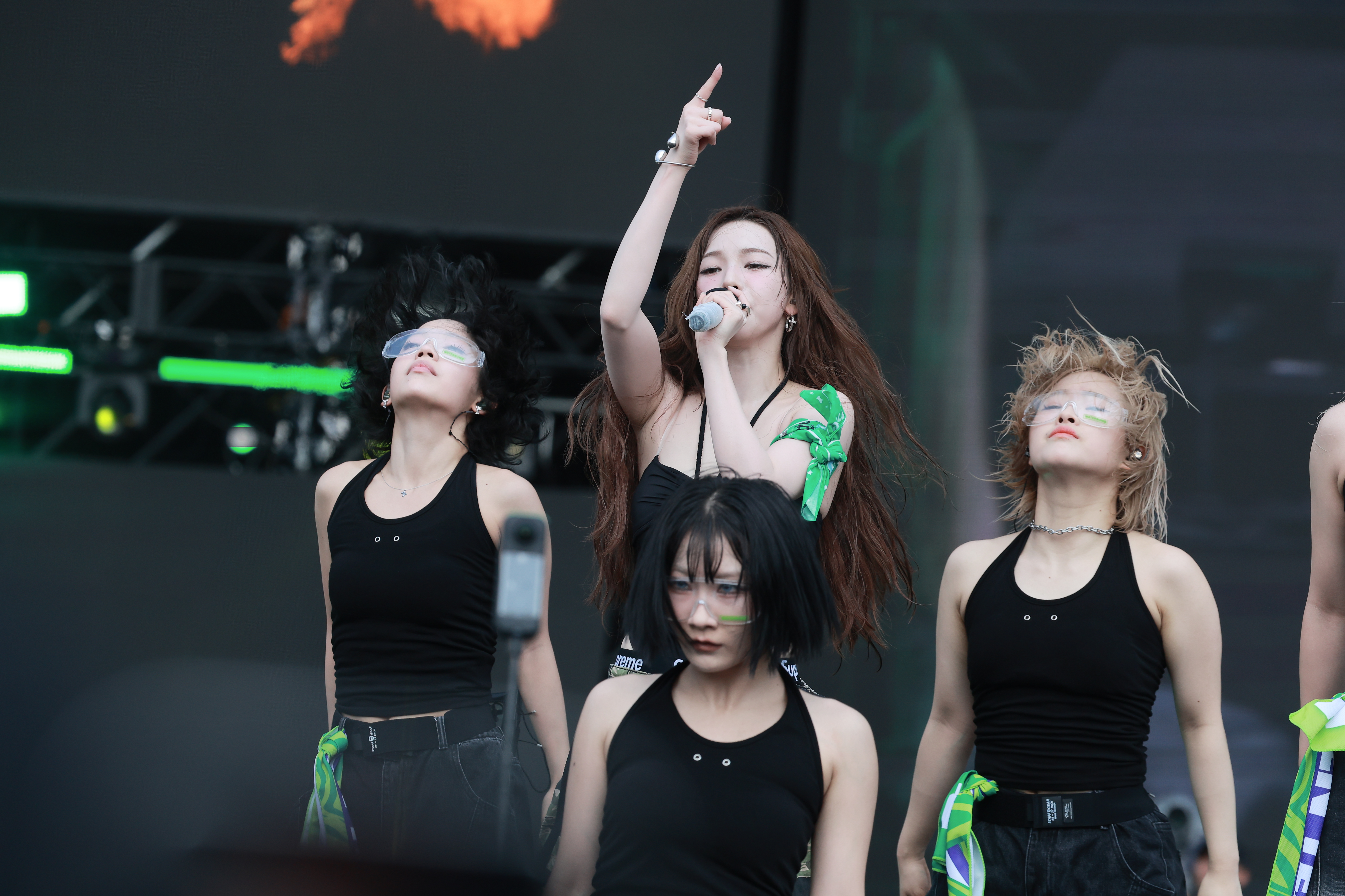 250705 Karina Waterbomb Data 804 pics