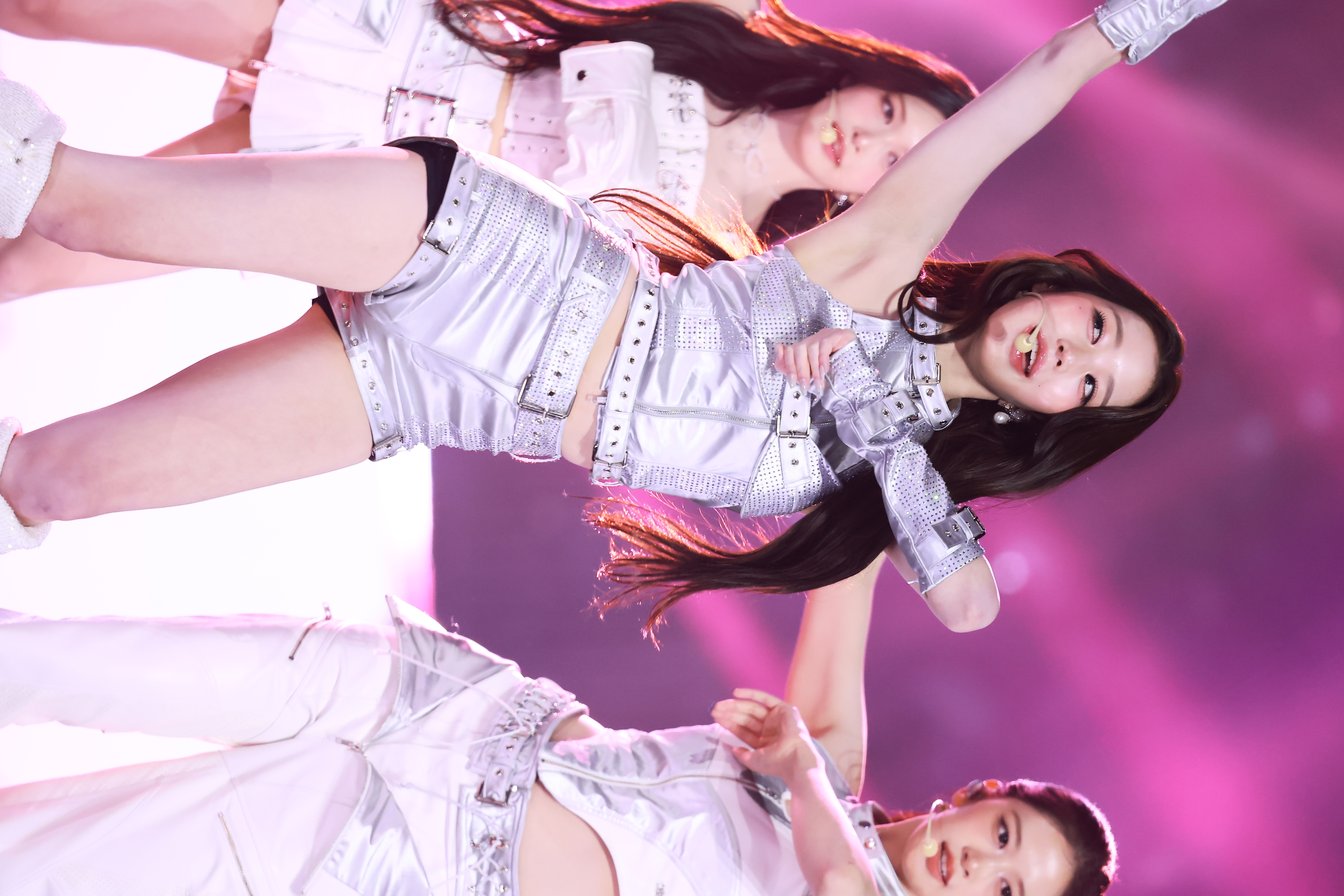 251115 Wonyoung 1880+ pics