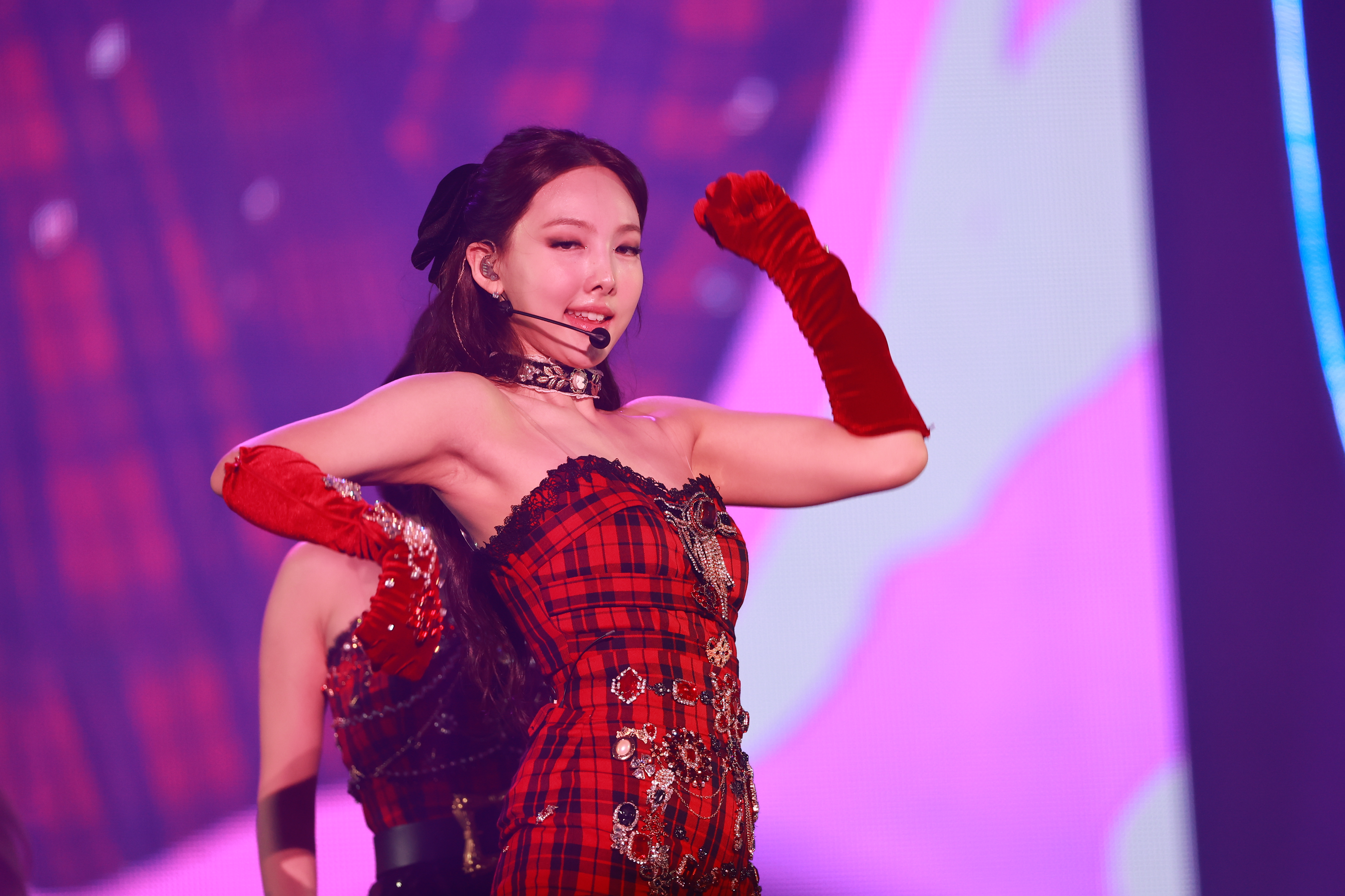 211226 Nayeon data 949 pics