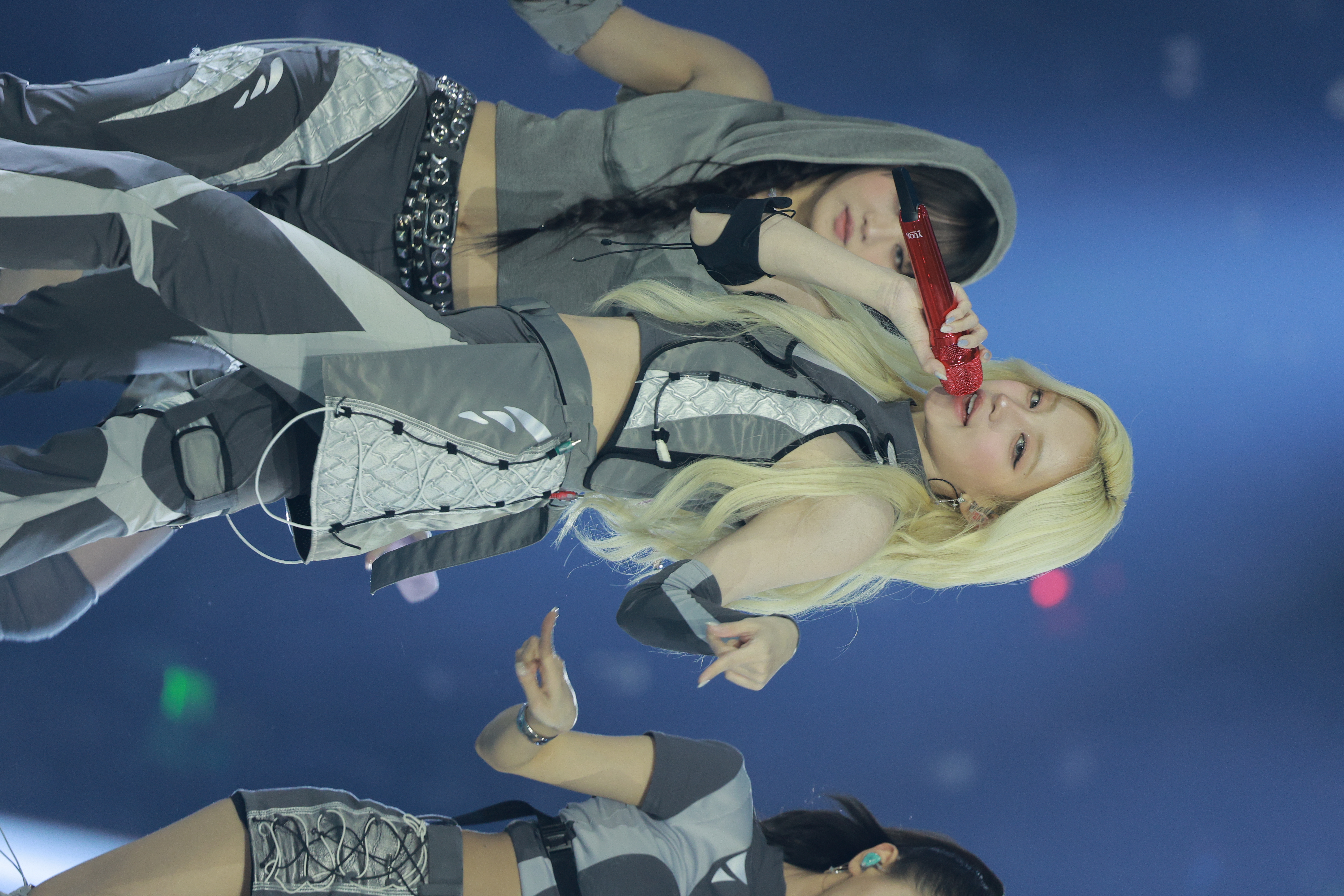 250727 Yuqi 1264 pics