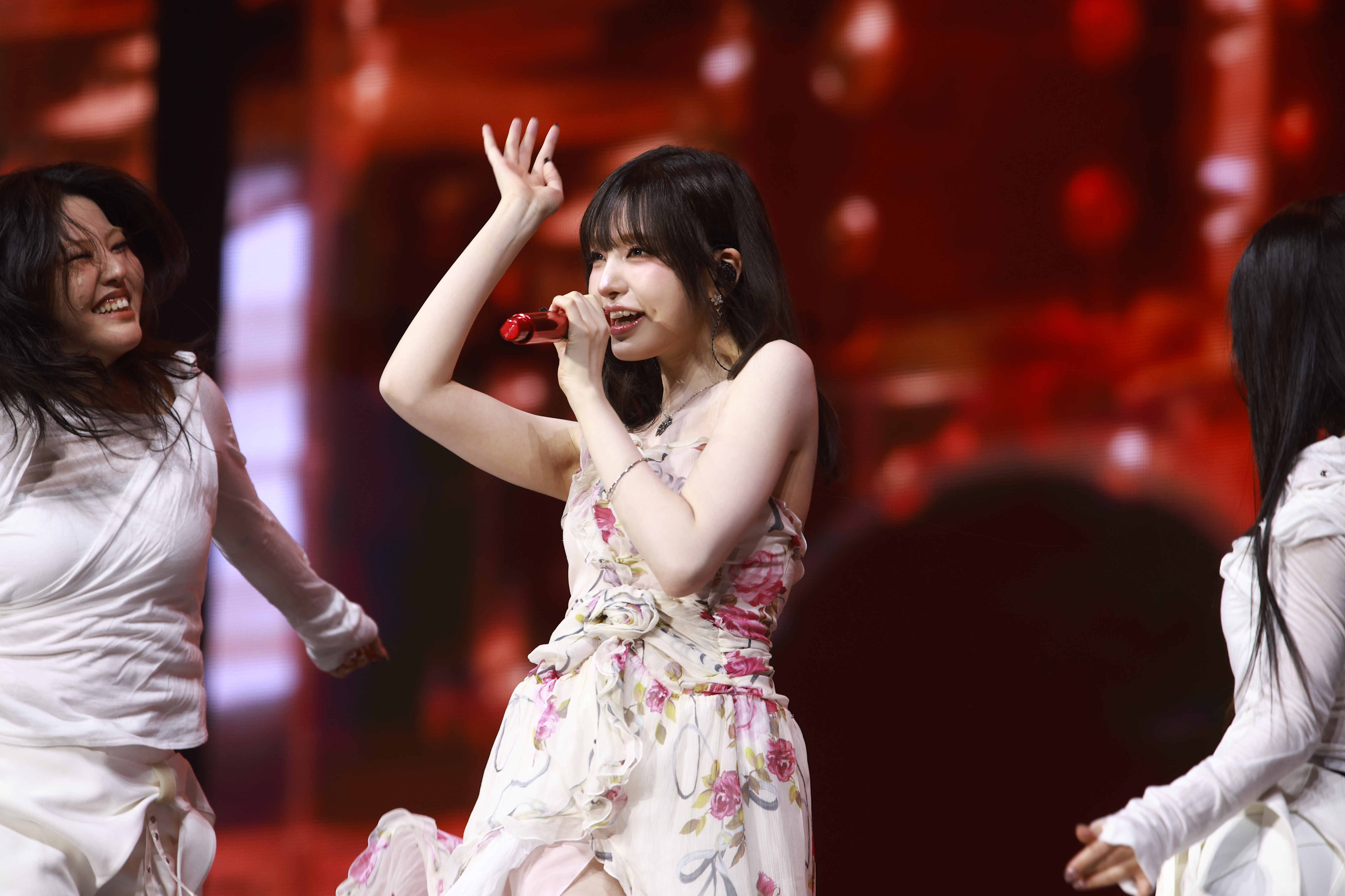 251102 Liz 1600+ pics