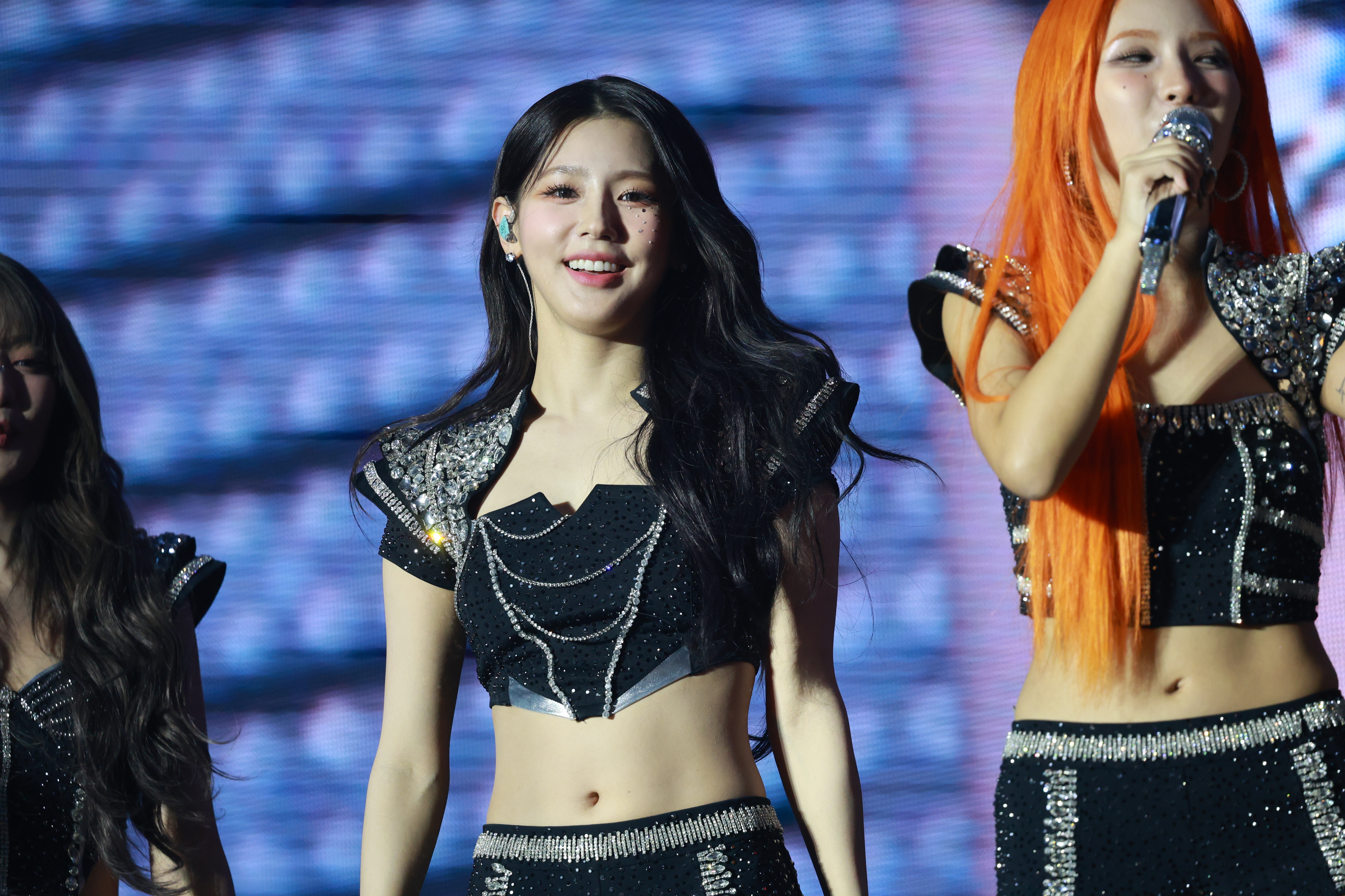240803 Miyeon 1365 pics