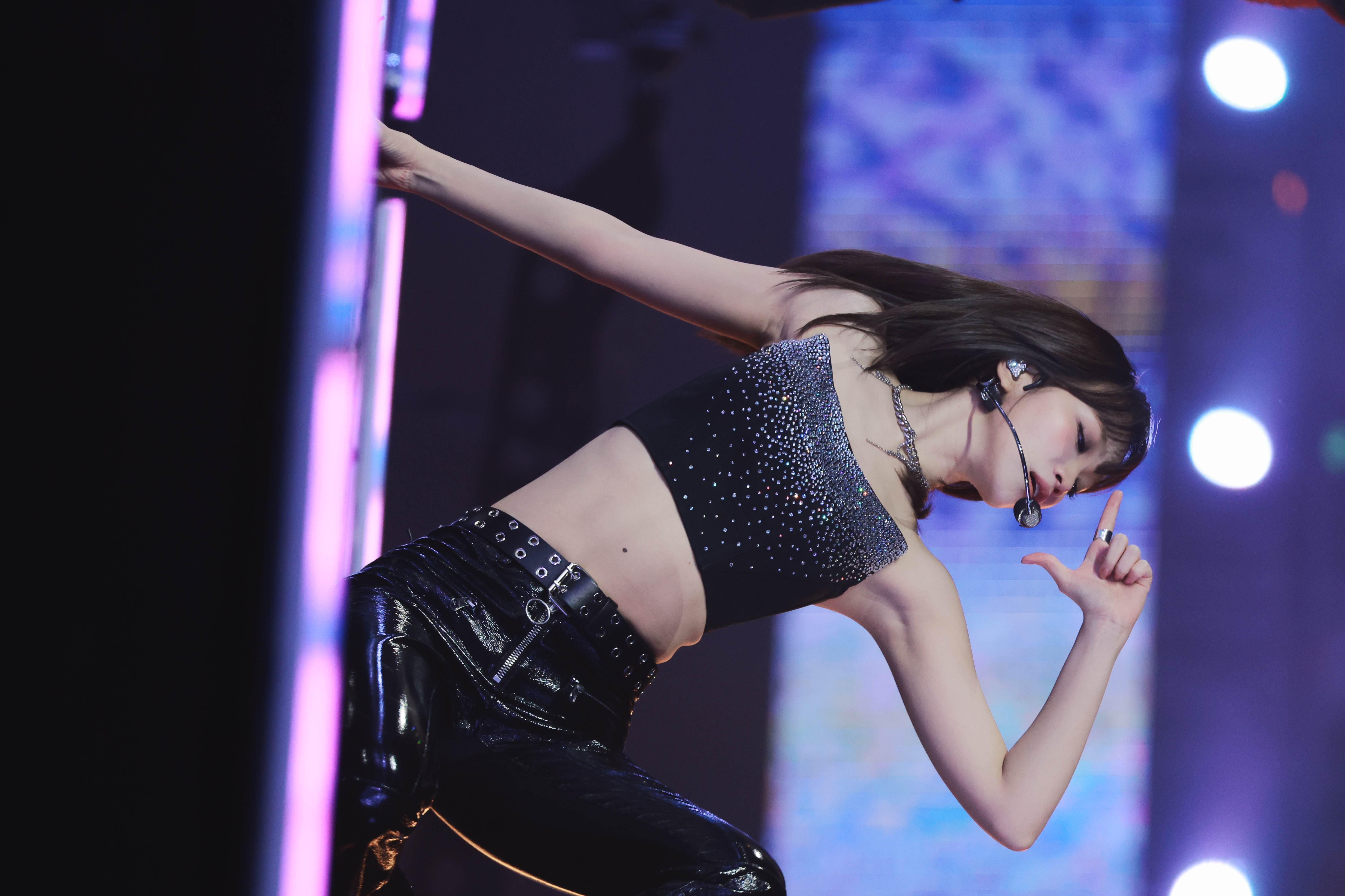 251225 Chaewon 1281 pics