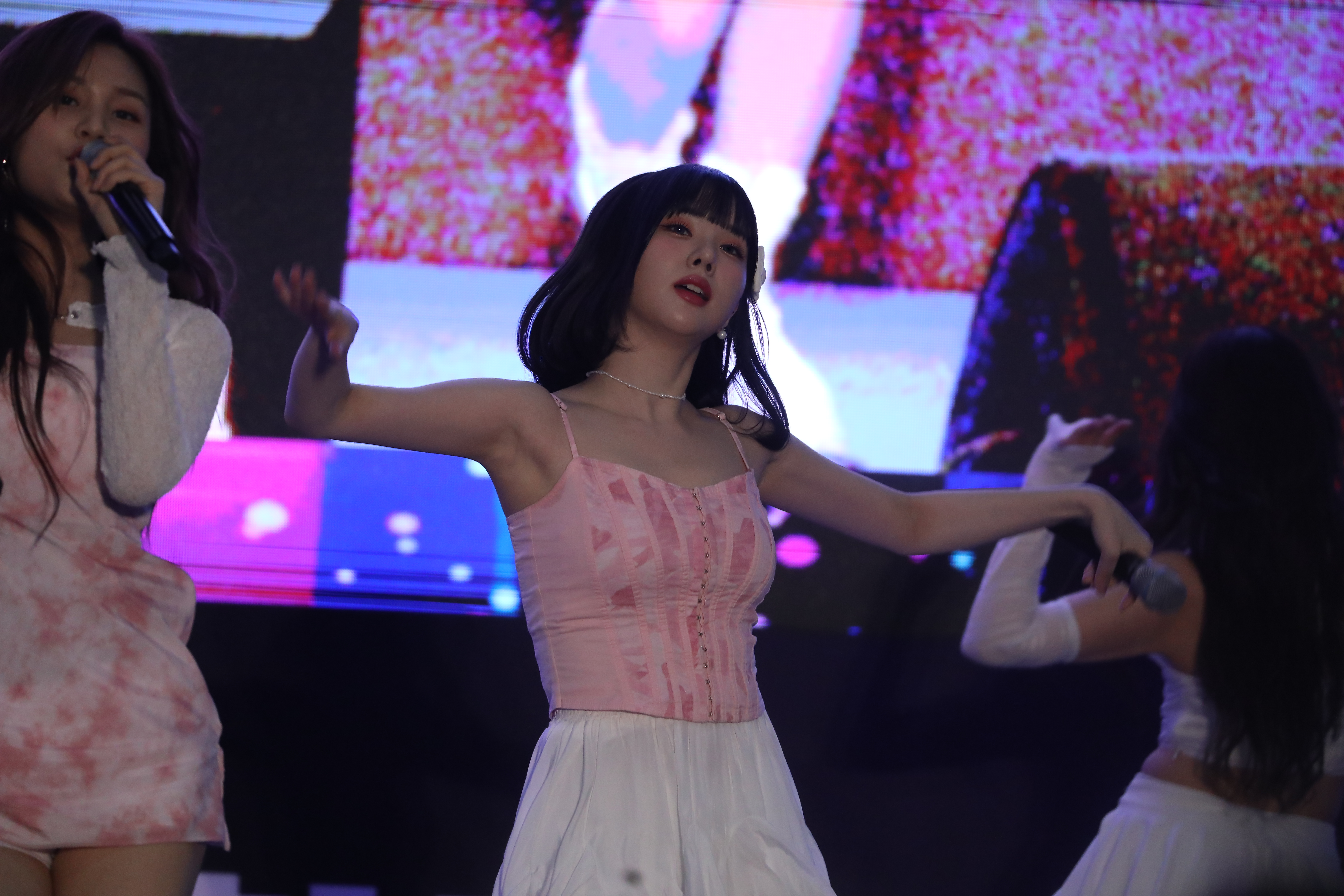 	230407 Eunha 1390 pics