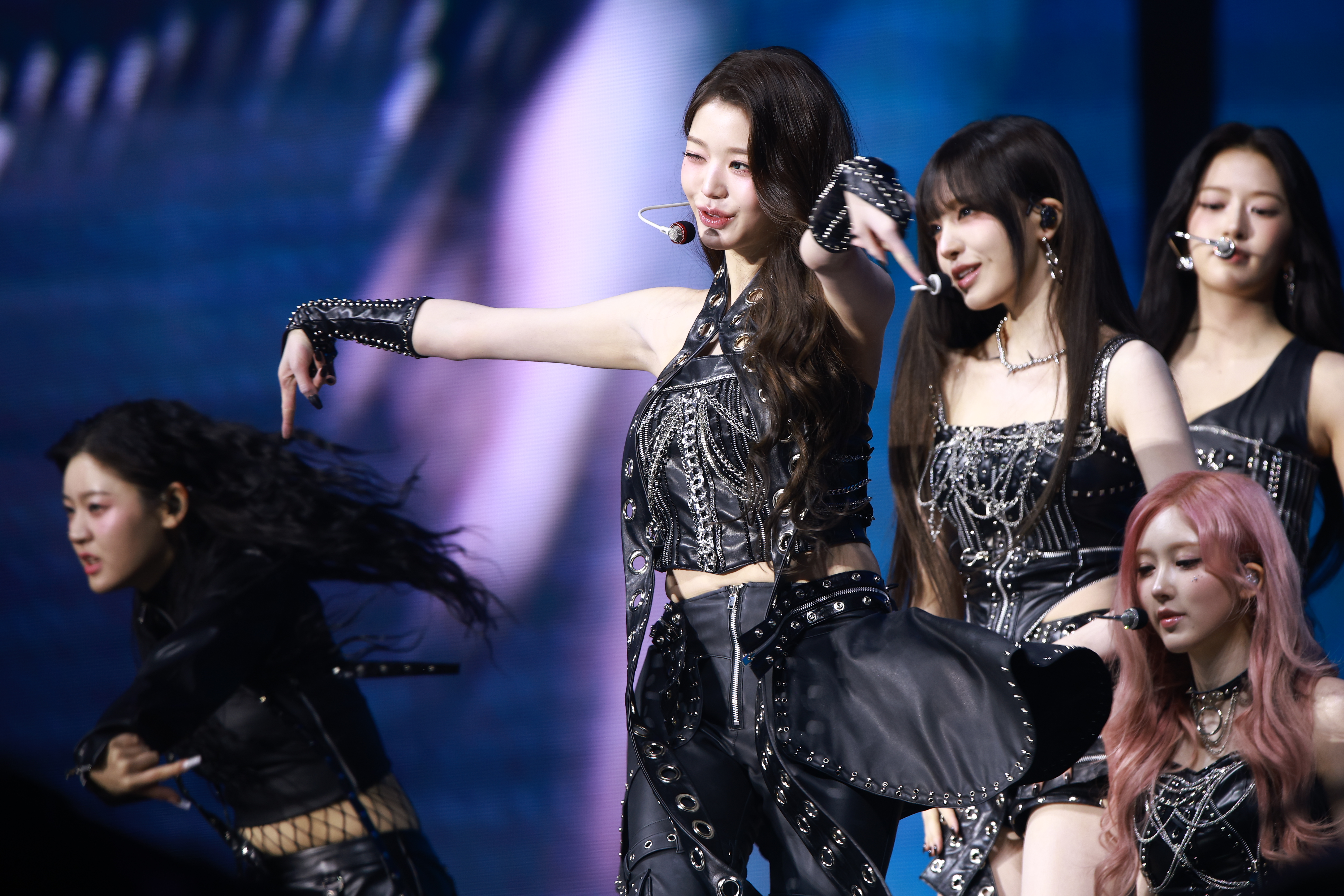 251102 Wonyoung 2471 pics