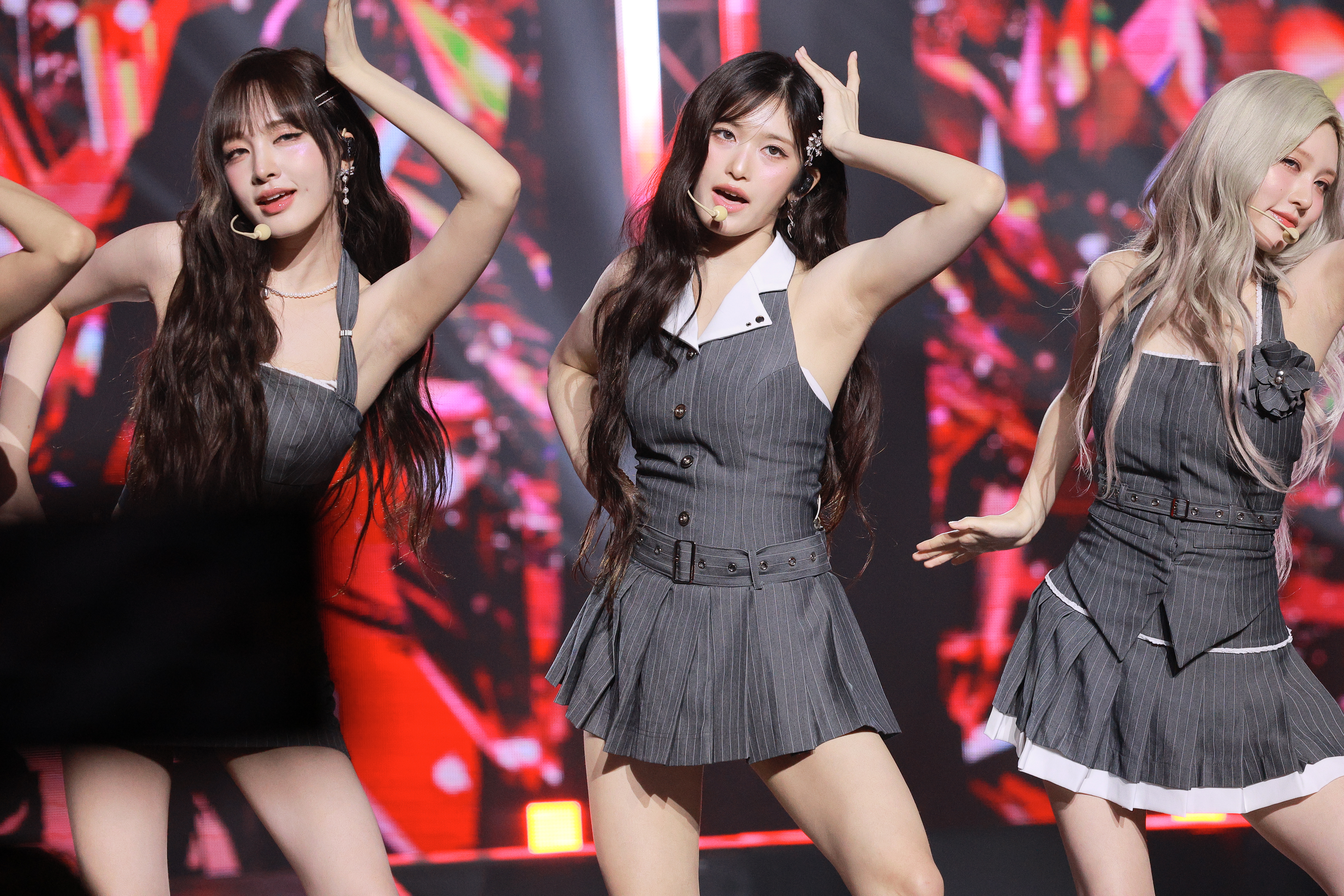 250821 Leeseo 949 pics