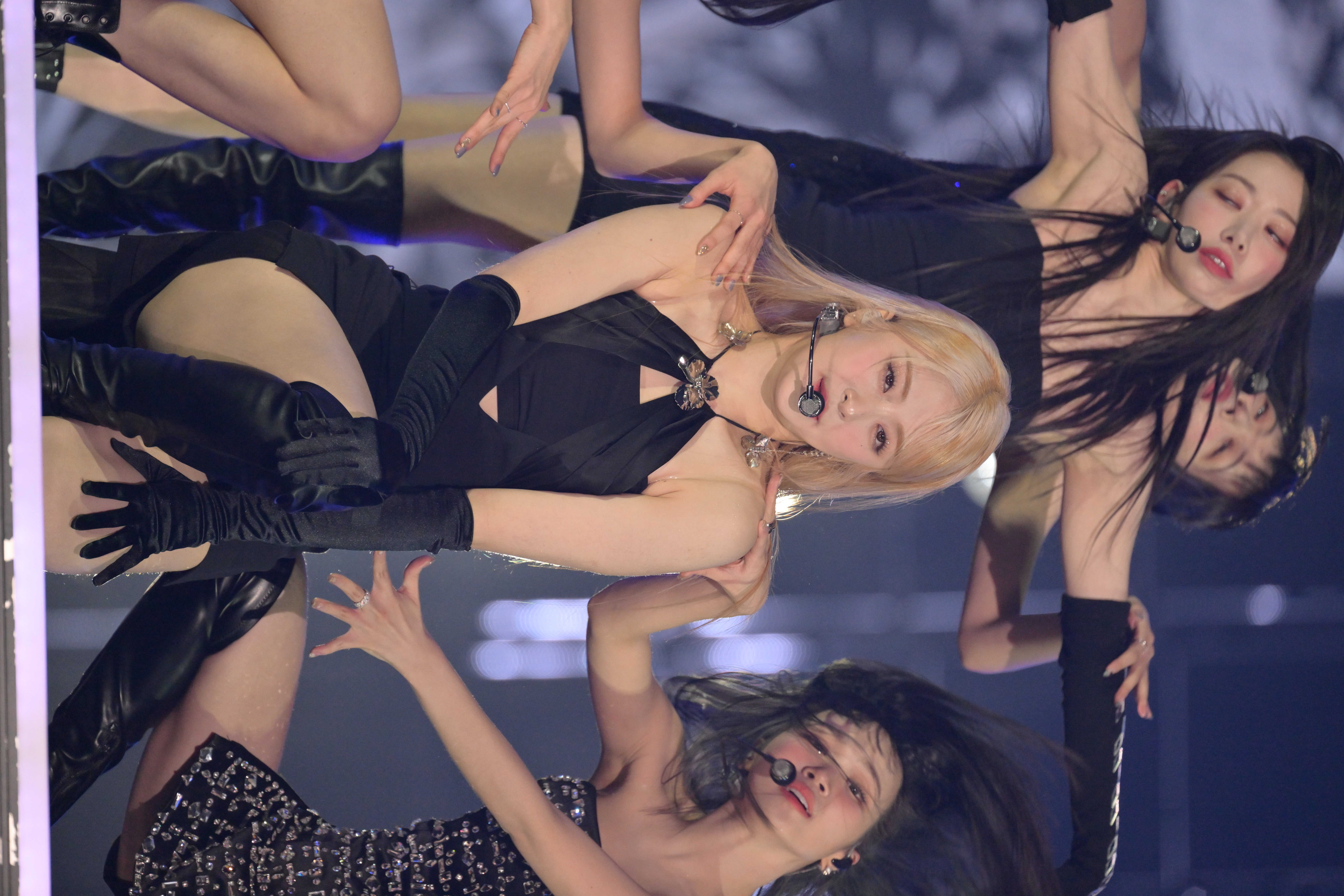 221224 Yunjin 310 pics