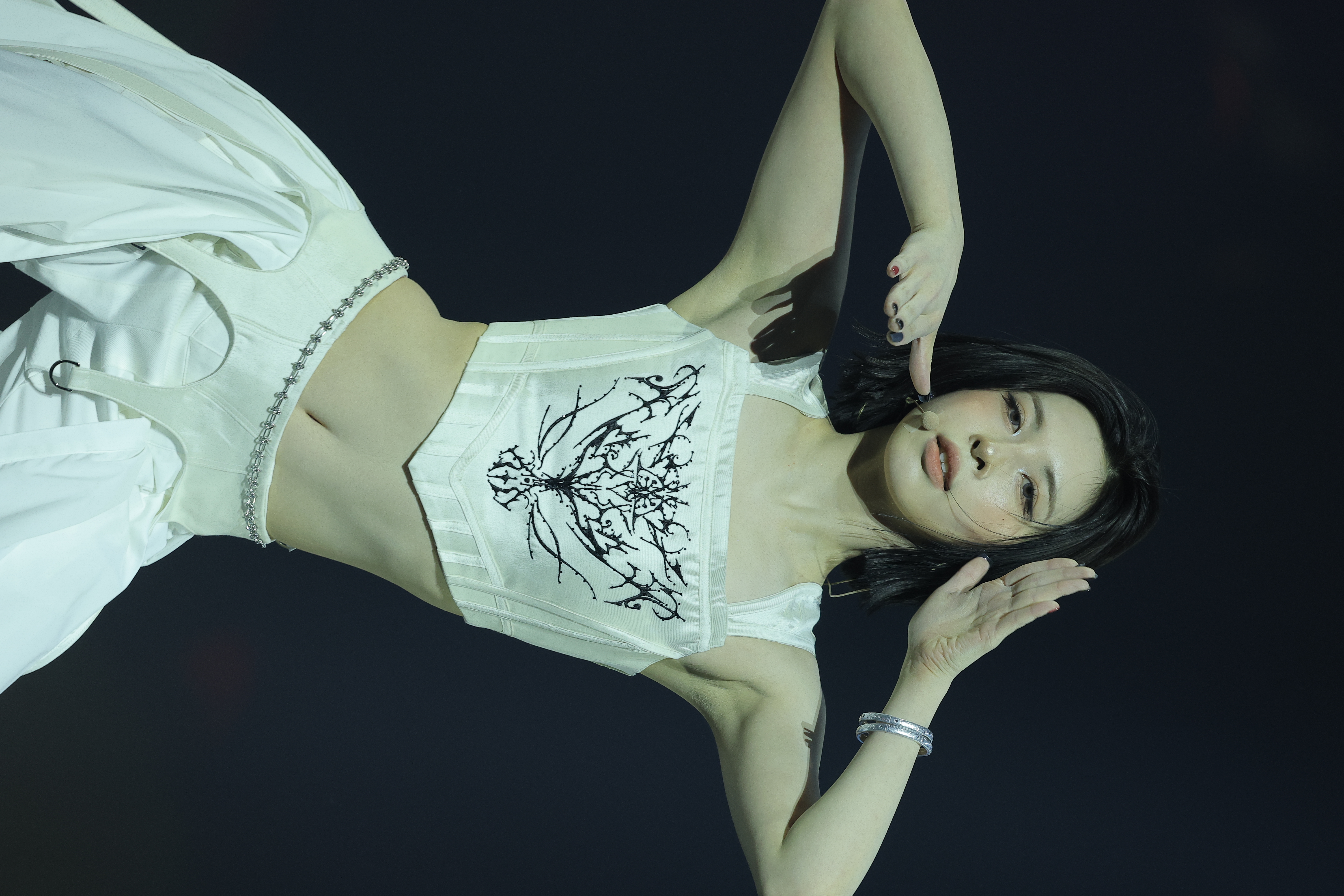 251129 Bae 3332 pics