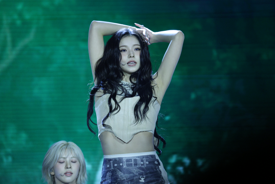 250412 Kyujin 300 pics