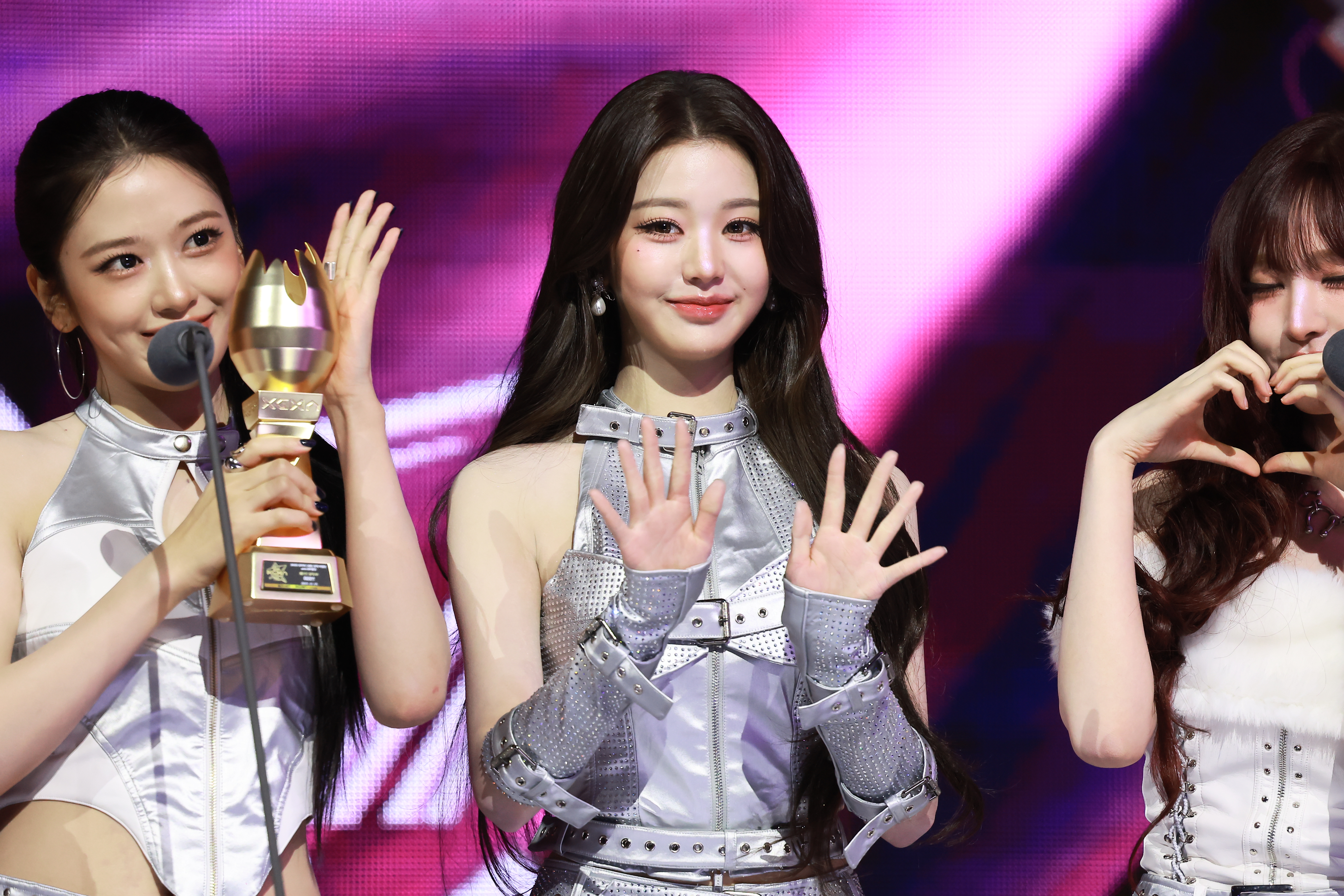 251115 Wonyoung 1880+ pics