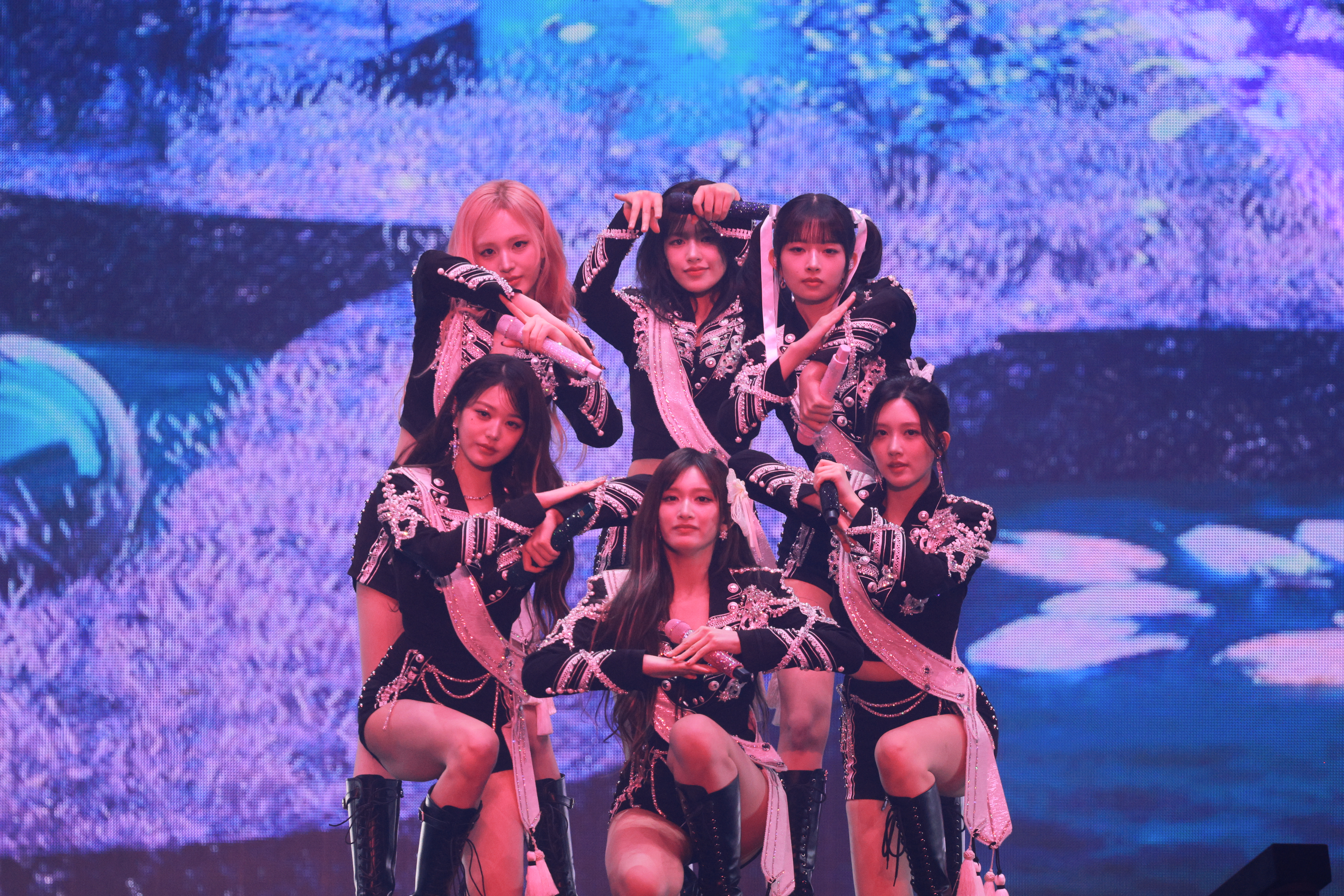250406 Ahn Yujin 2675 pics