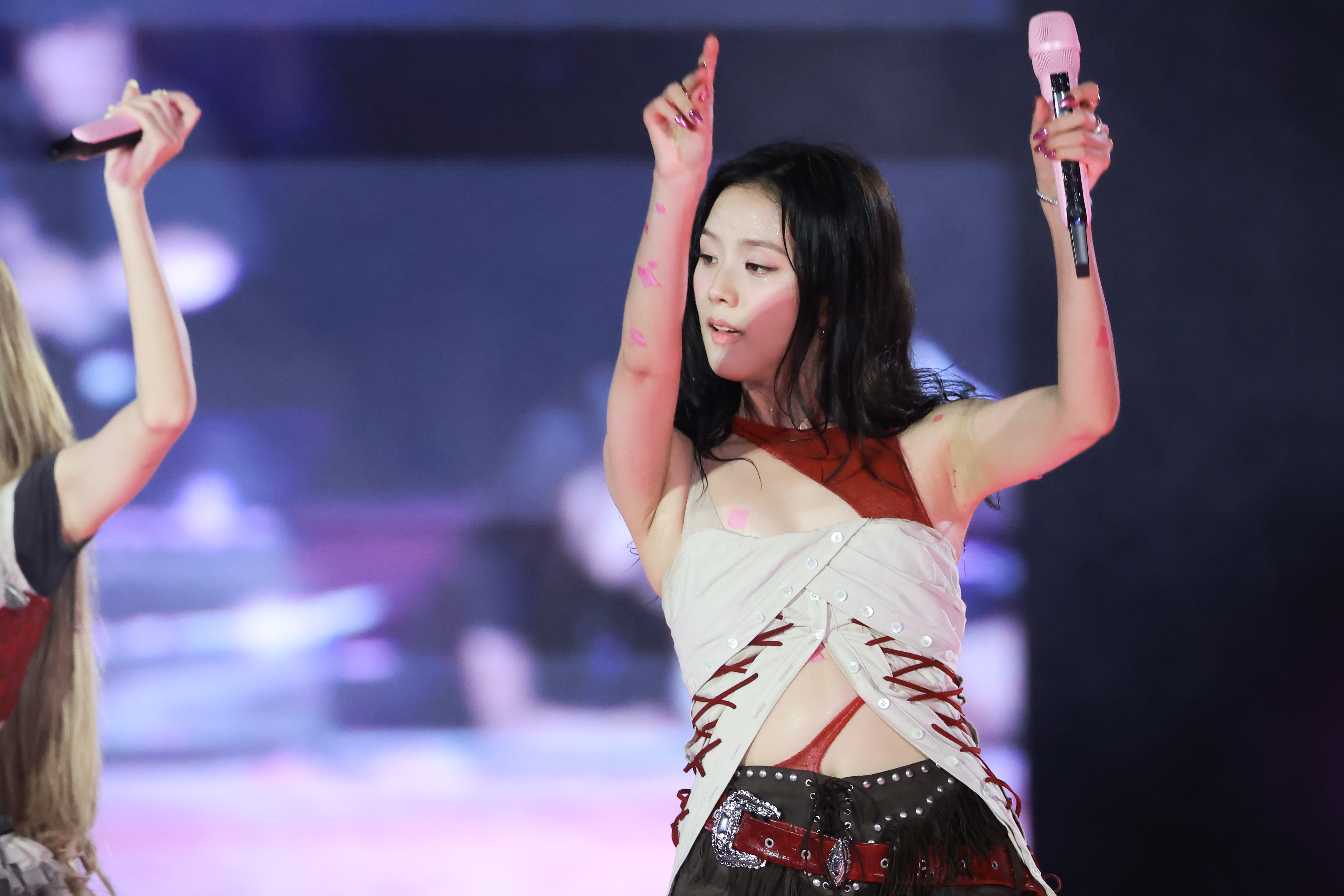  250706 Jisoo 900 pics