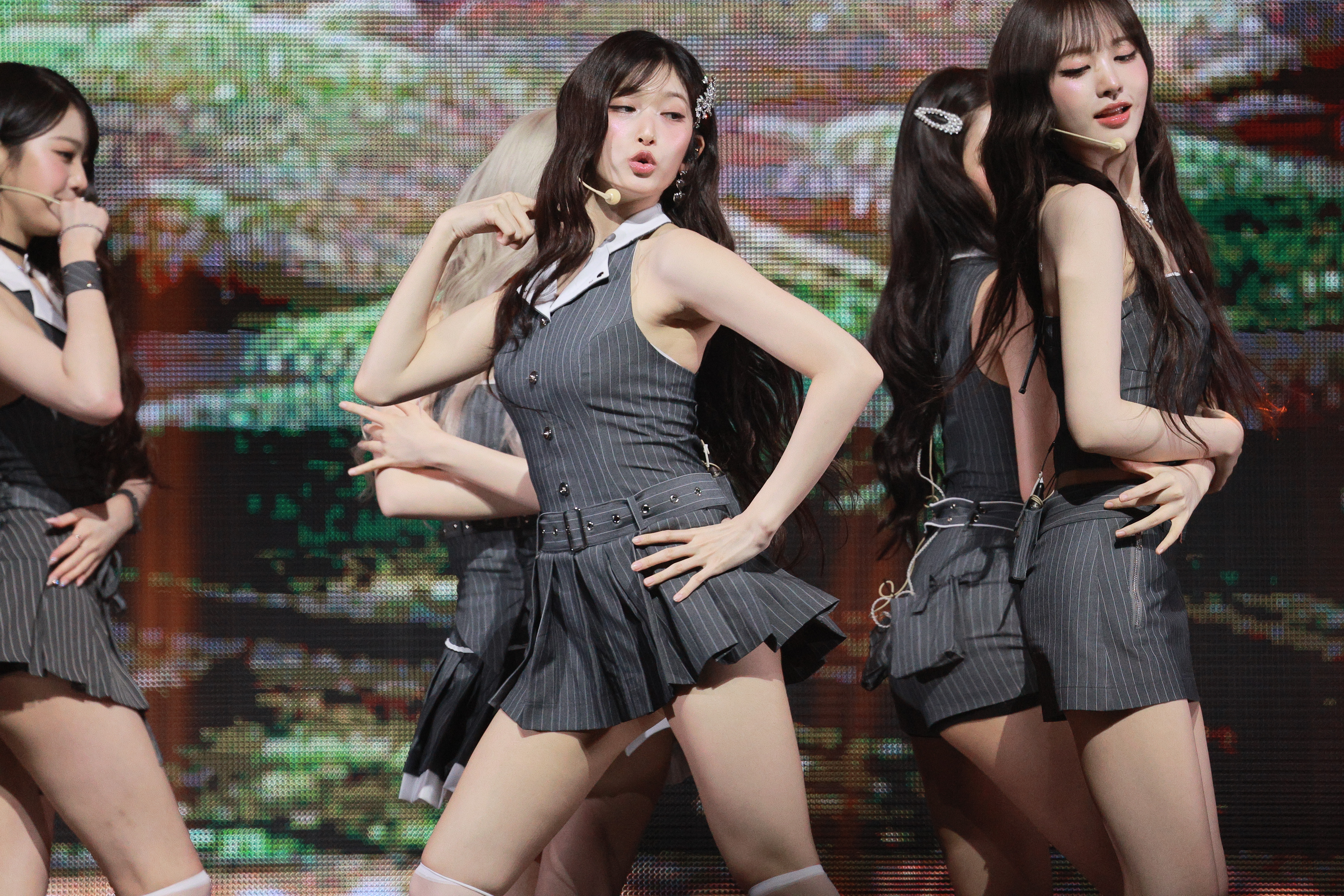 250821 Leeseo 949 pics