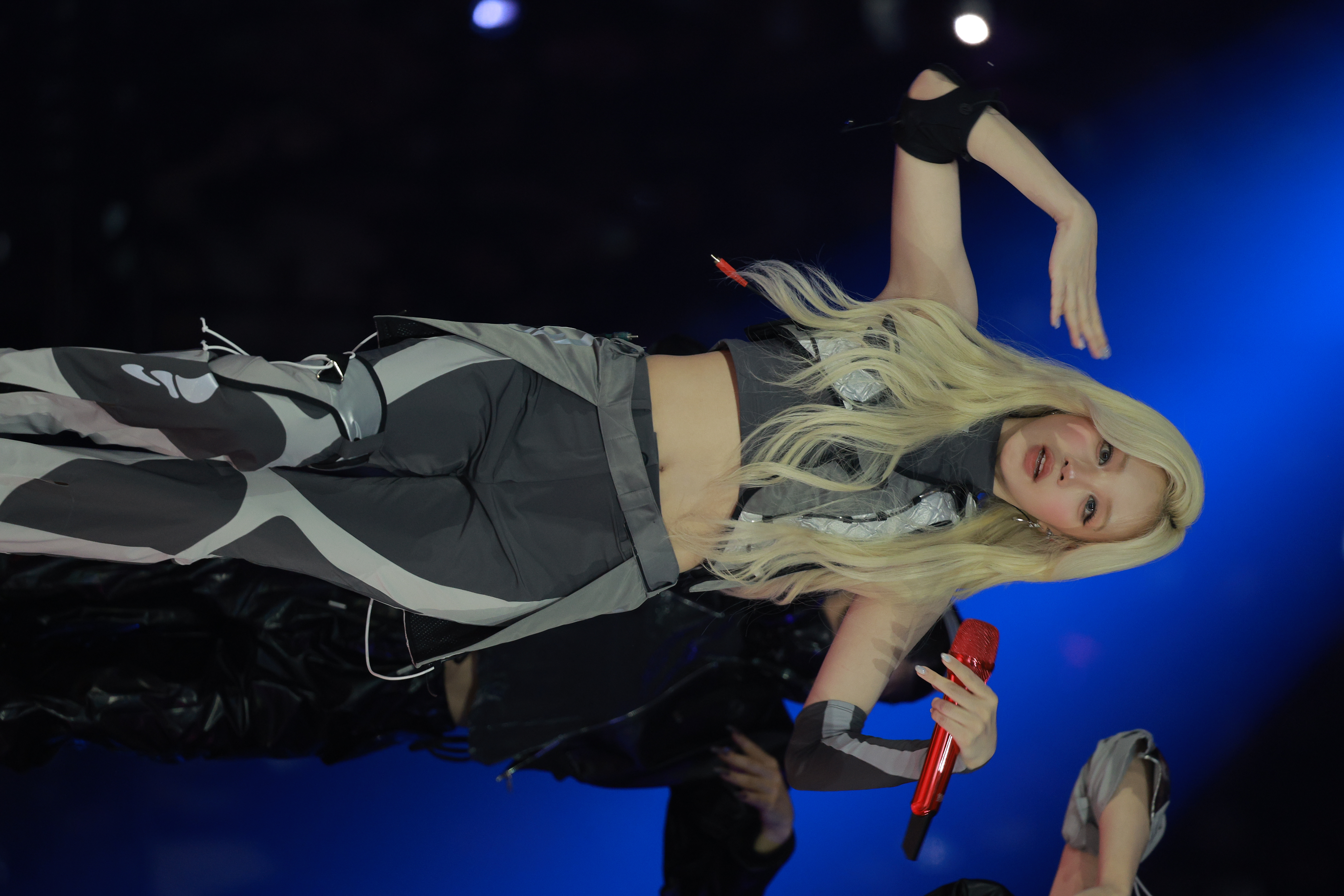 250727 Yuqi 1264 pics