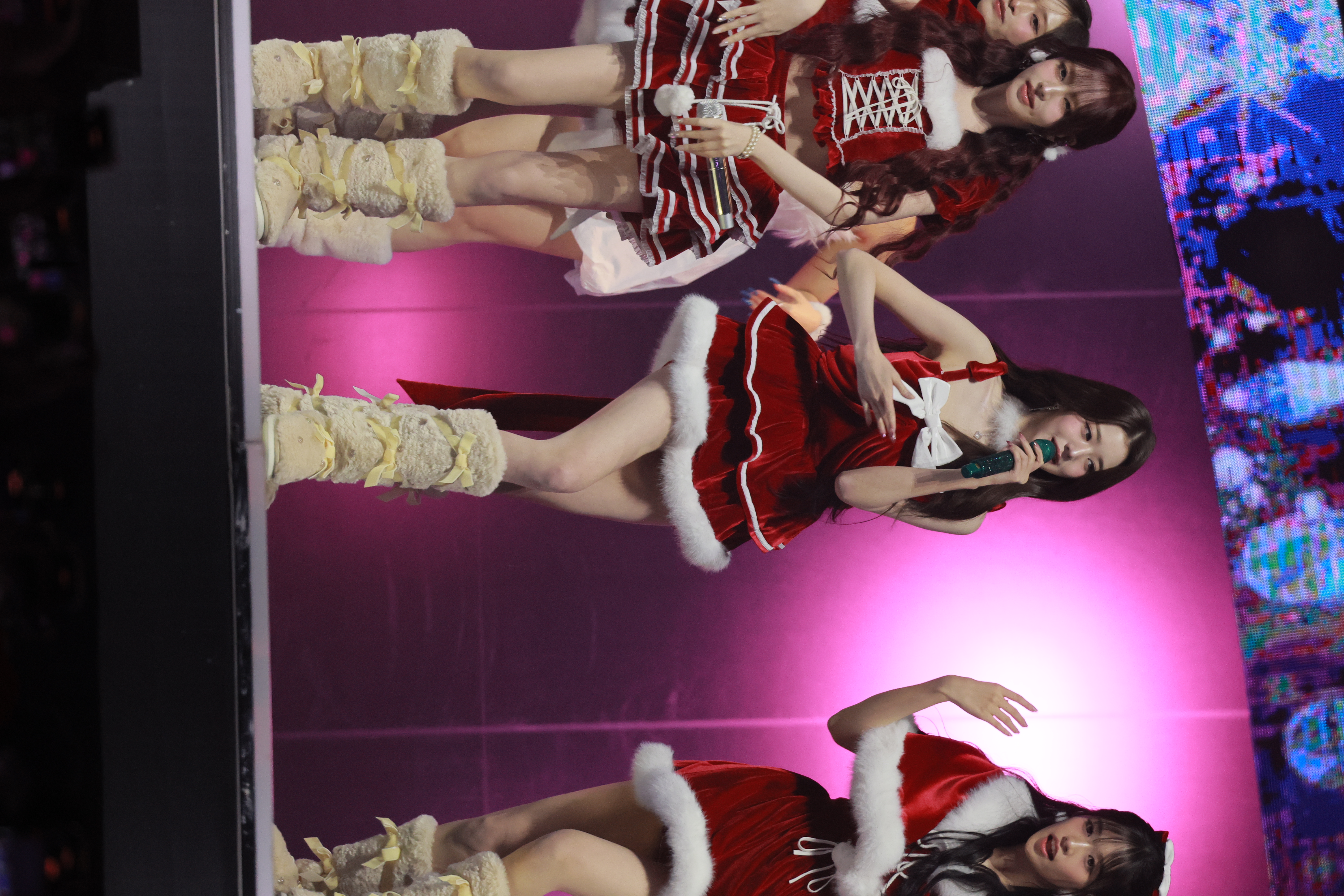 251225 Wonyoung Christmas 906 pics 