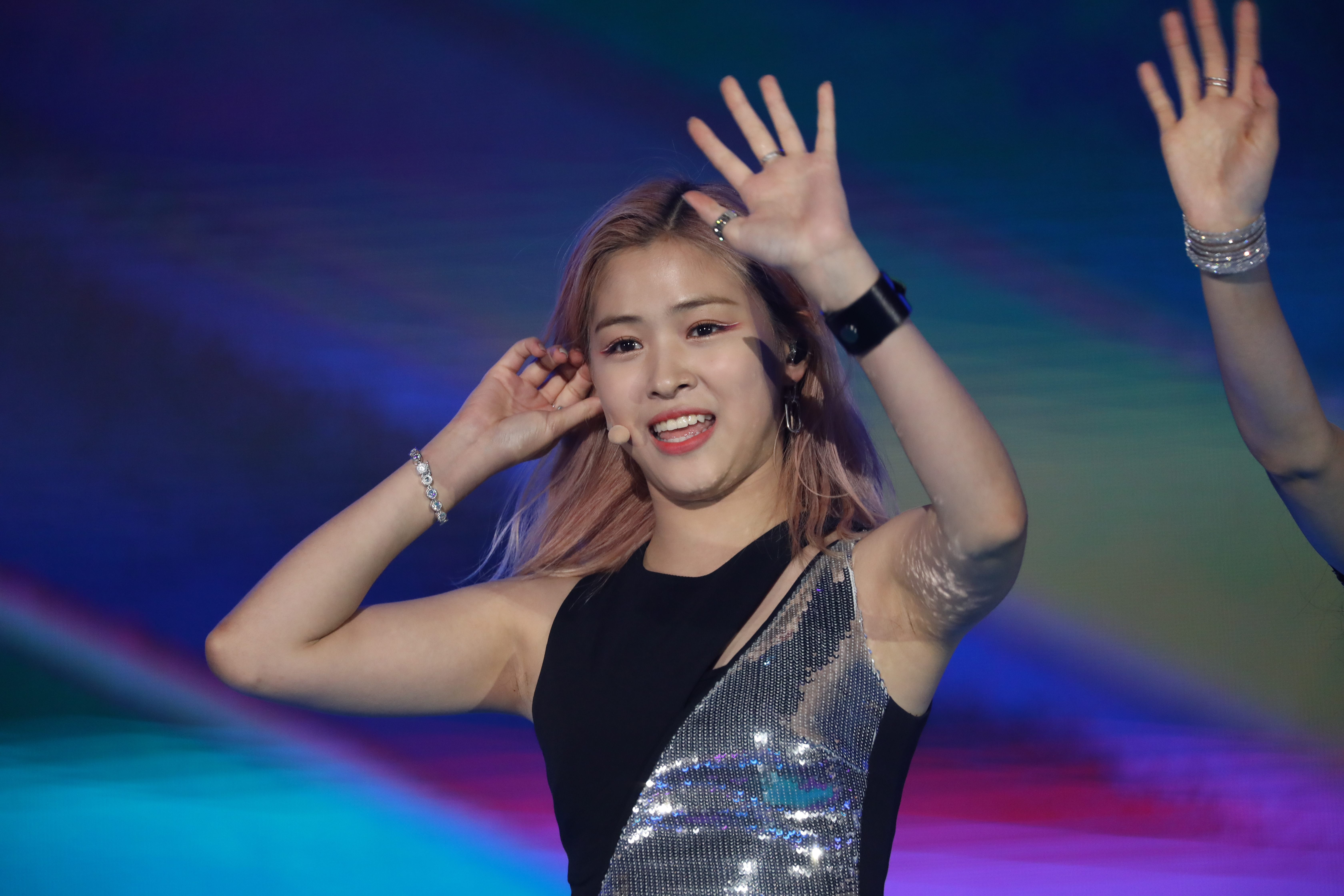 191019 Ryujin 298 pics