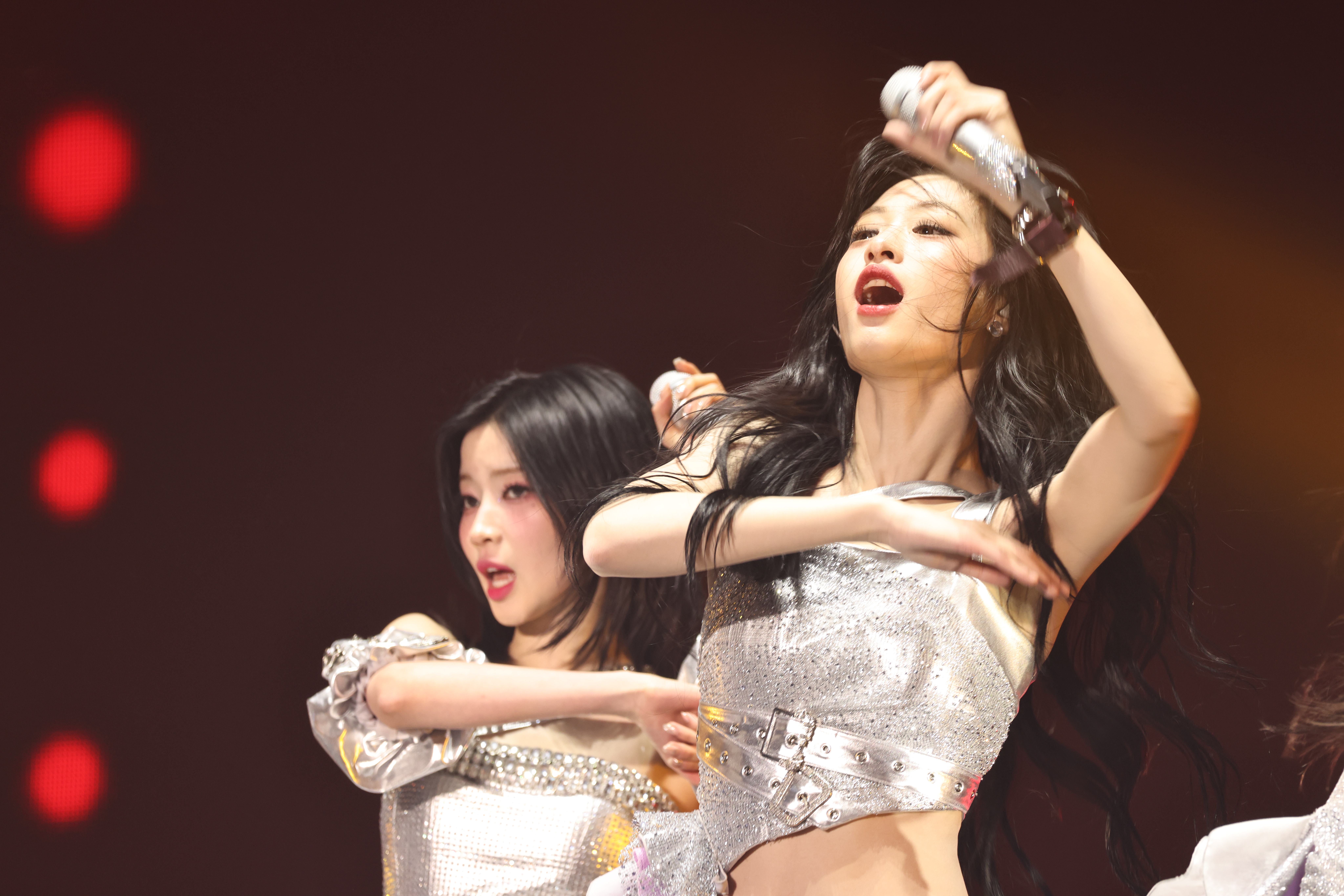 250125 Ahyeon 666 pics