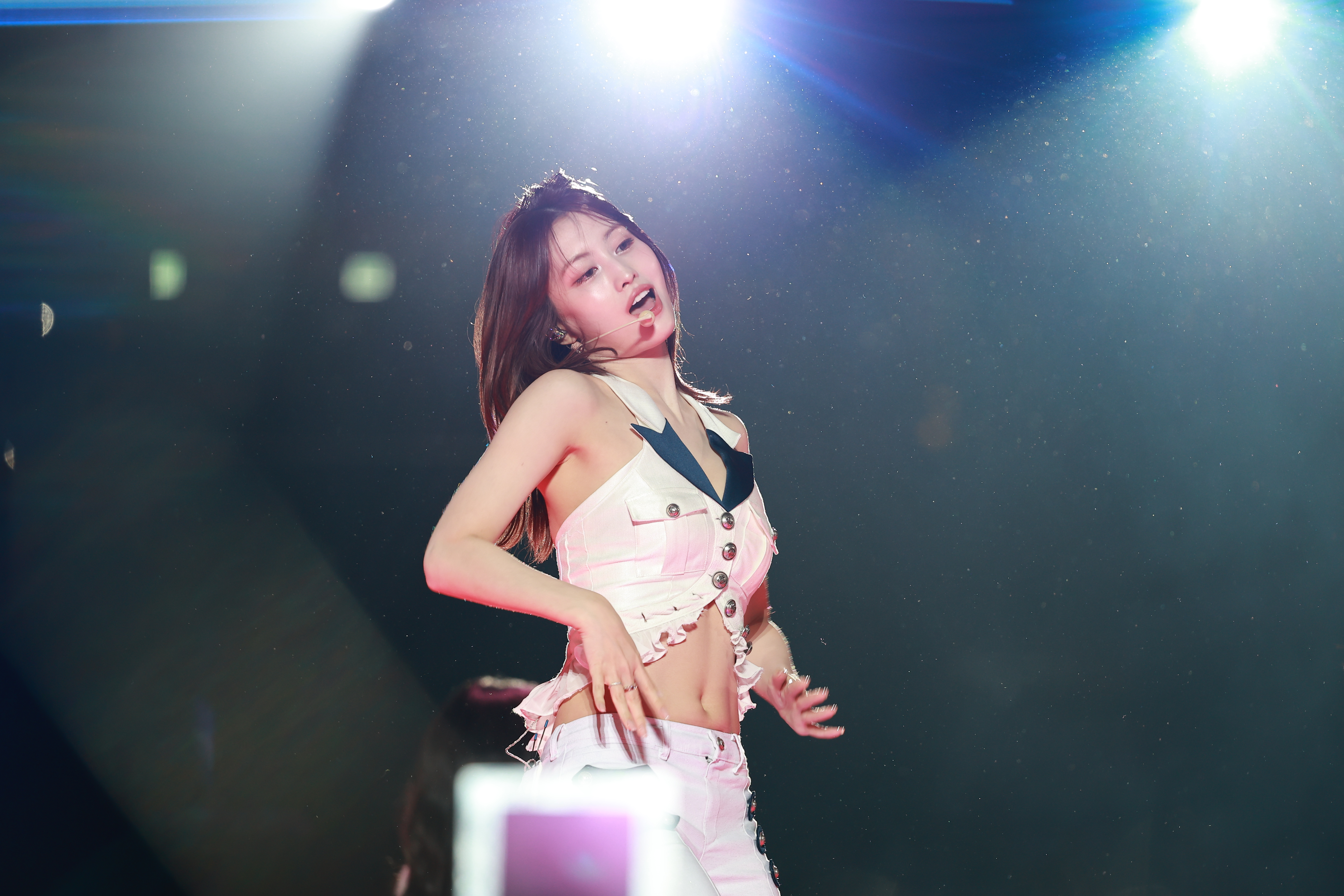 251206 Momo 974 pics