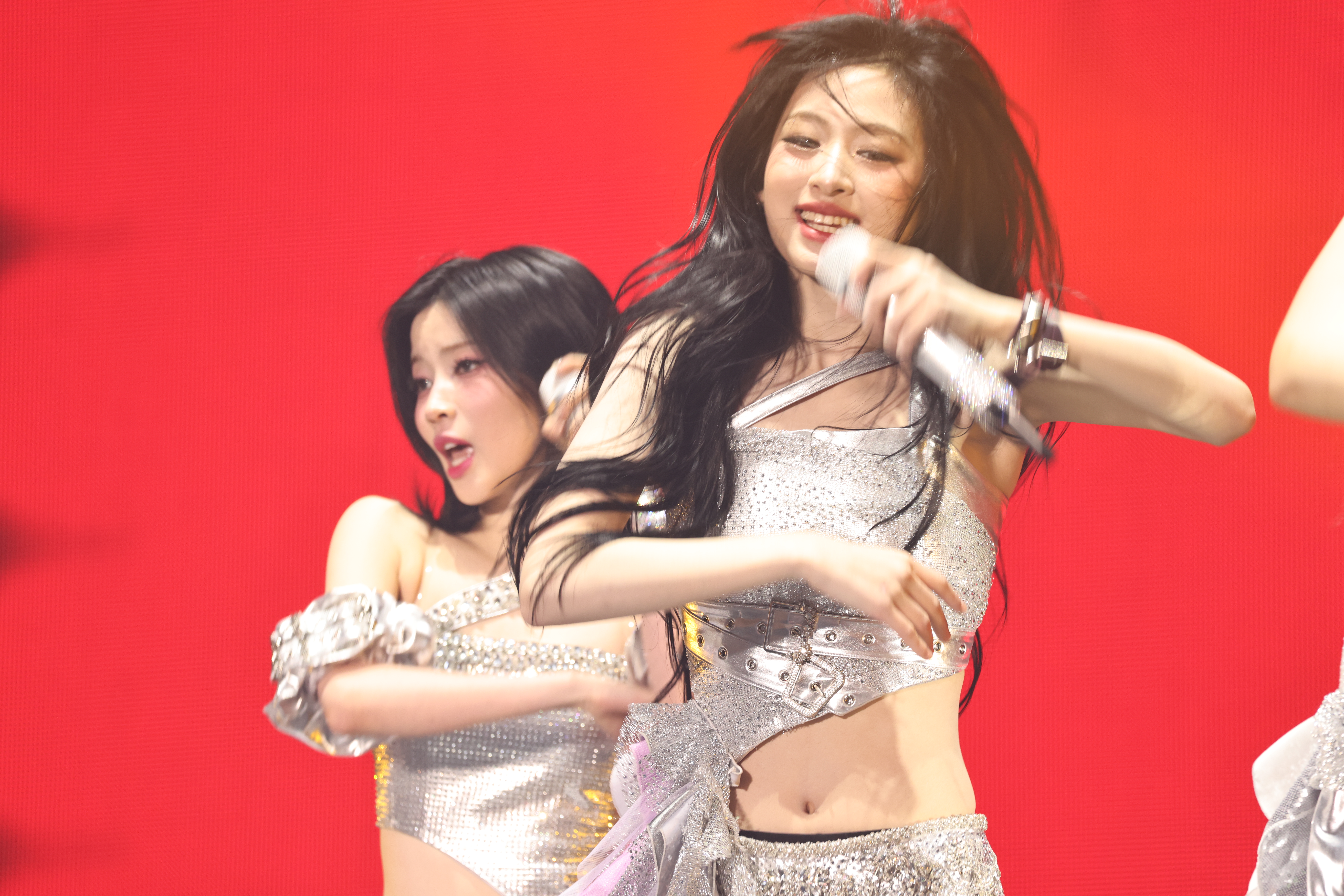 250125 Ahyeon 666 pics