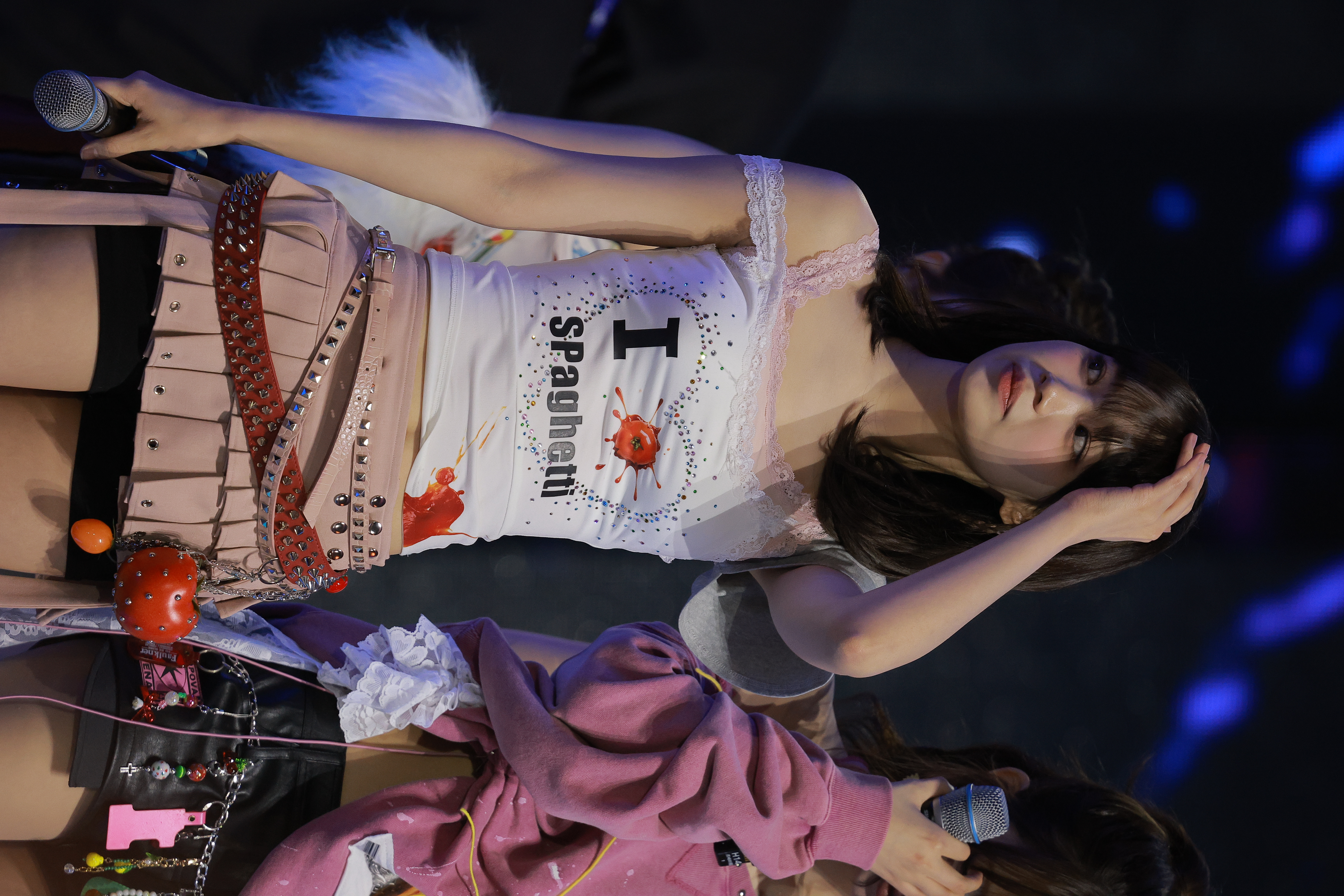 251219 Chaewon 2182 pics