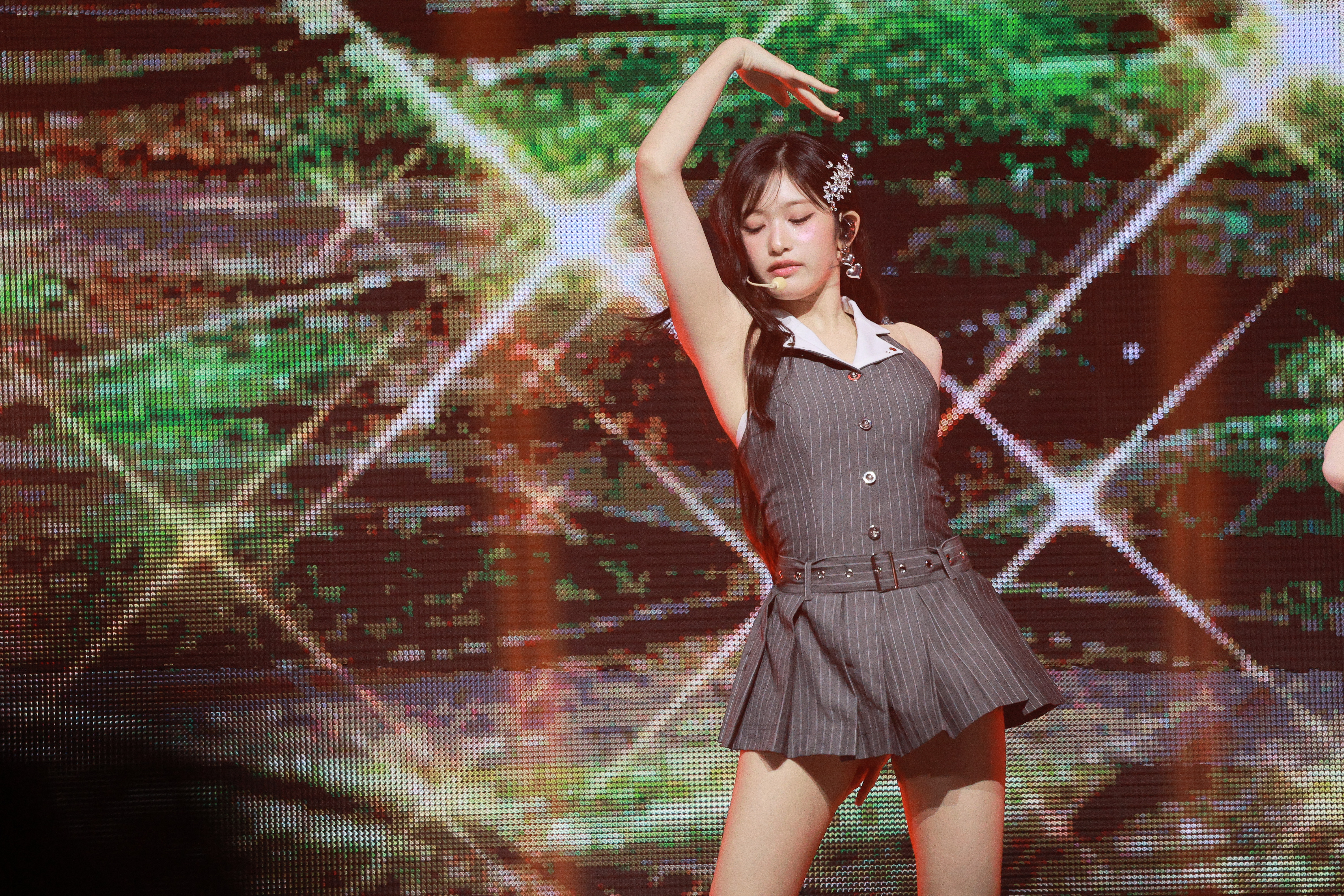 250821 Leeseo 949 pics