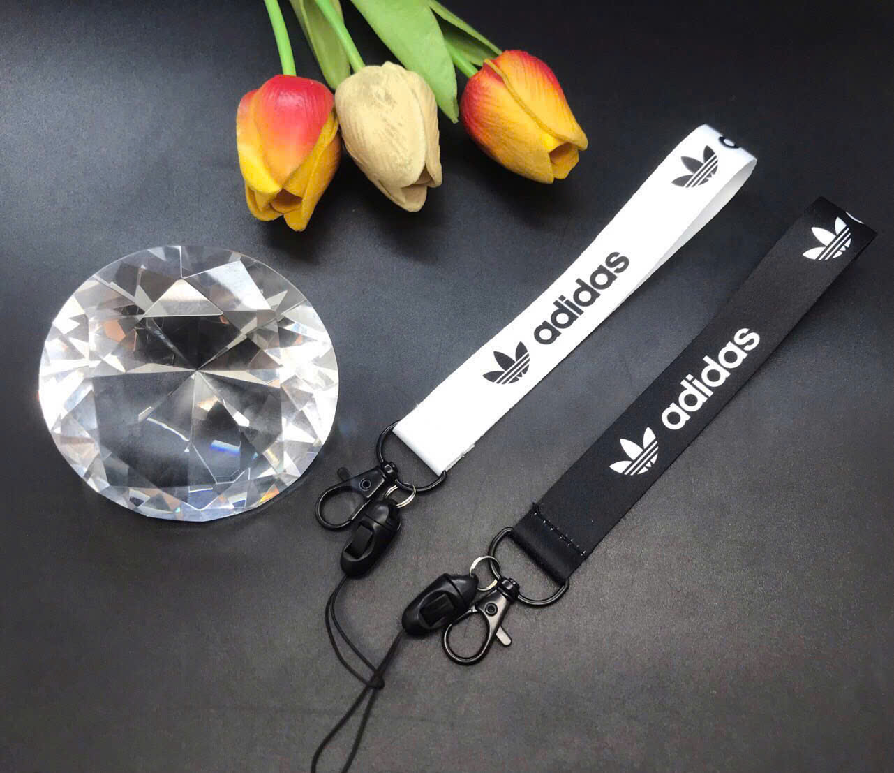 Dây đeo thẻ Adidas