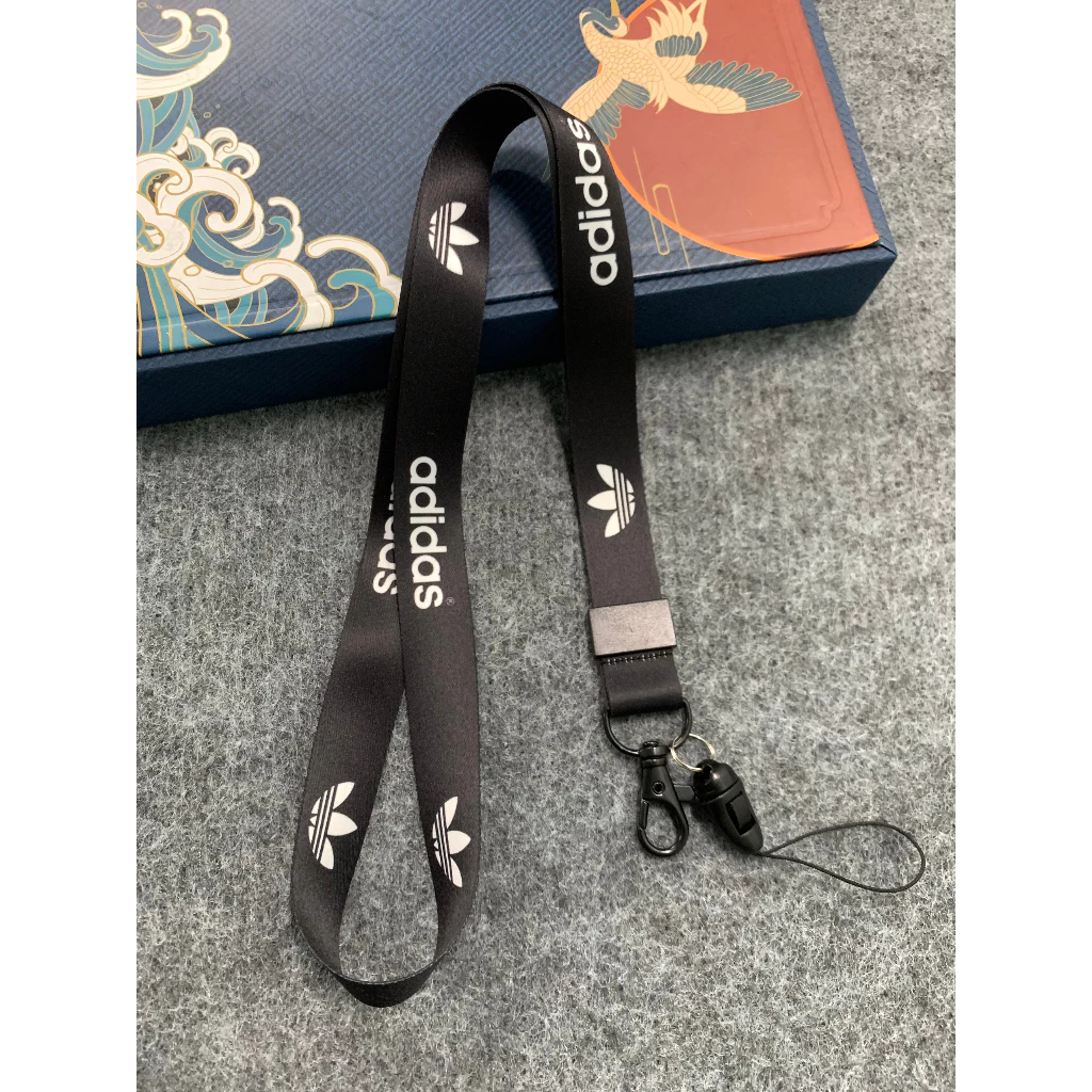Dây đeo thẻ Adidas
