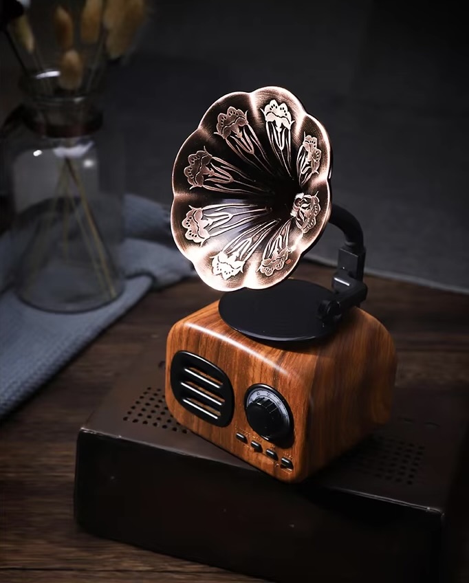 Vintage Gramophone Bluetooth Speaker