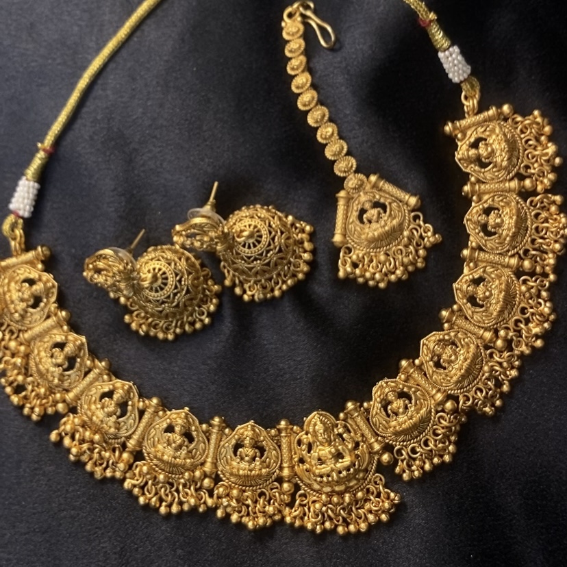 Brass necklace set with earrings 