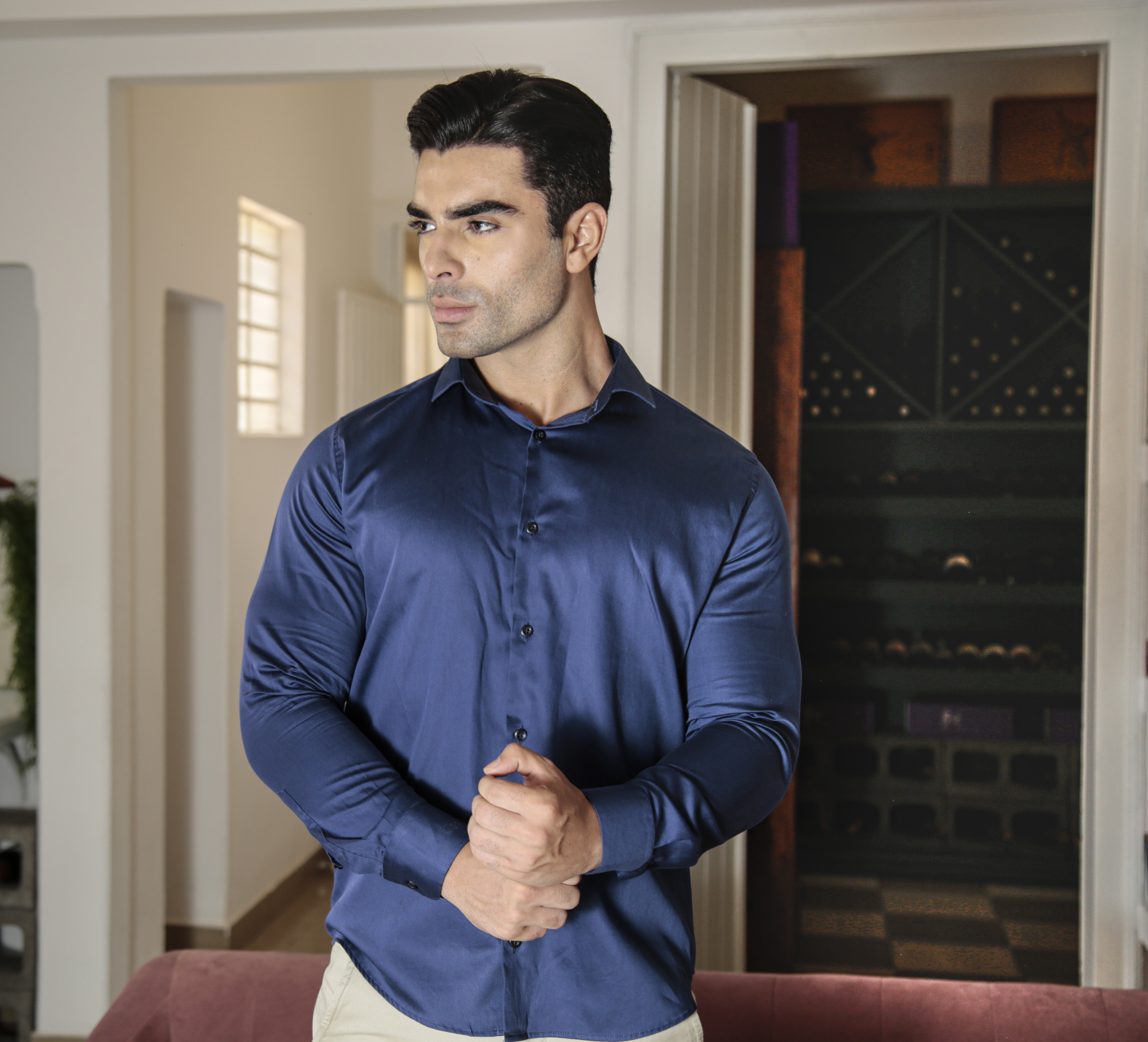 Camisa manga longa slim fit básica lisa