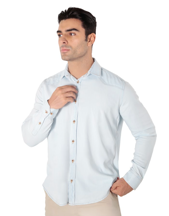 Camisa jeans manga longa slim fit delavê