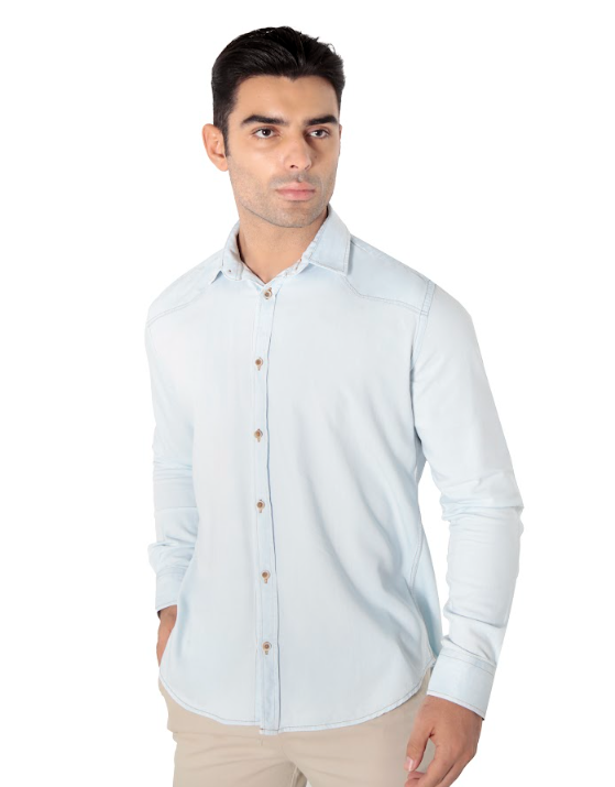 Camisa jeans manga longa slim fit delavê