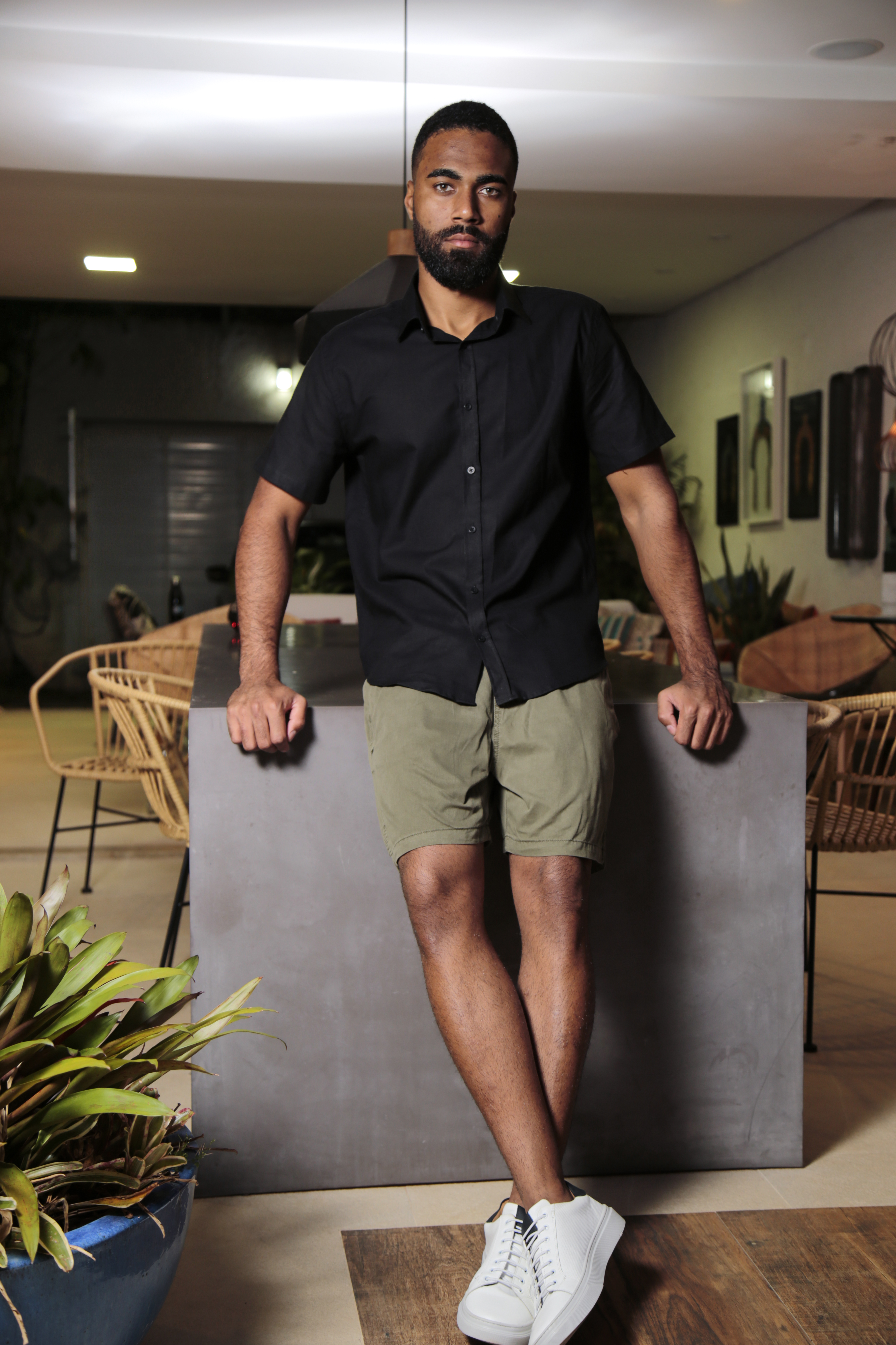 Camisa manga curta slim fit básica