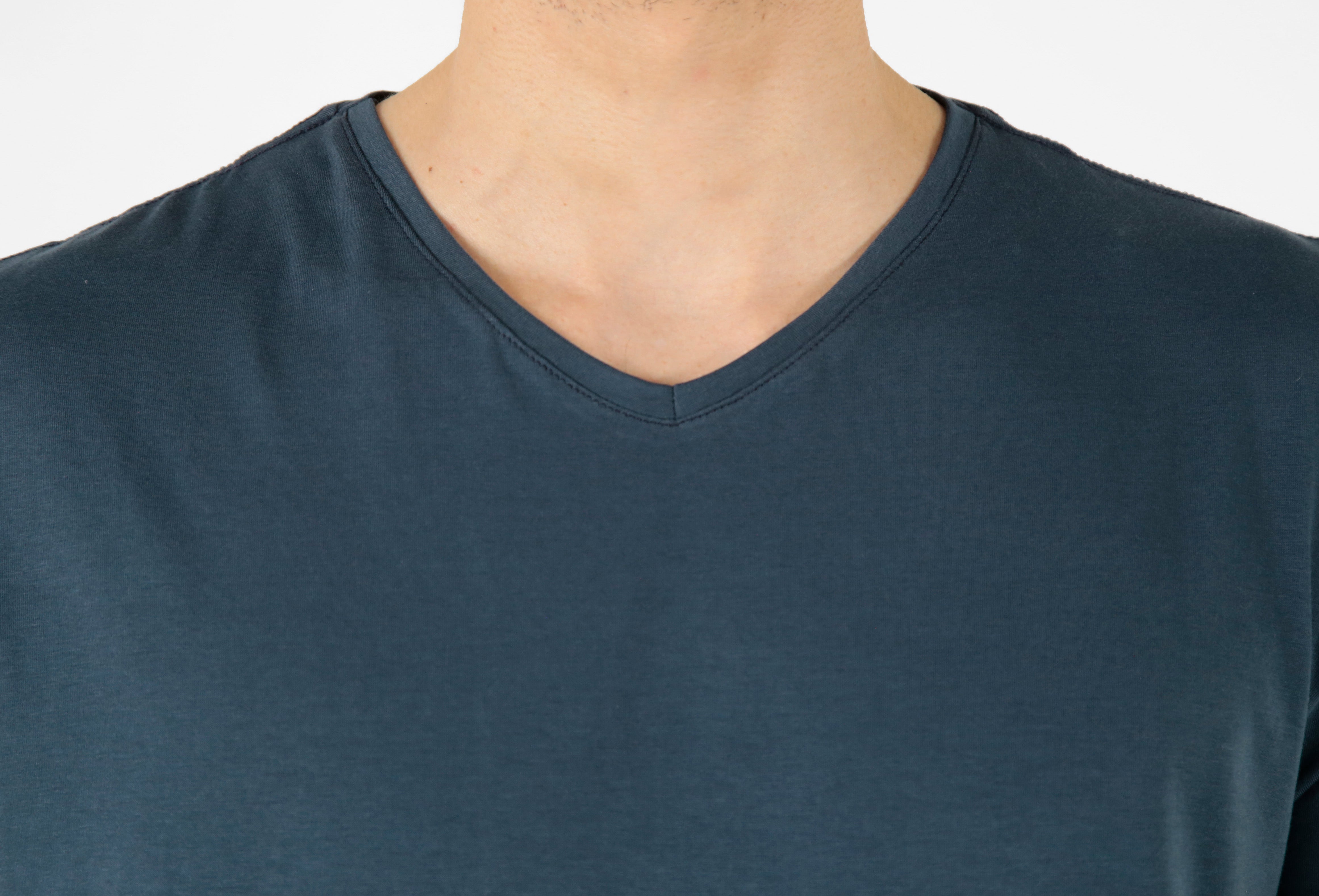 Camiseta premium algodão egípcio gola v