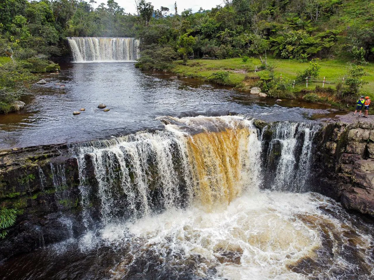 TOUR CASCADA LA HUMEADORA