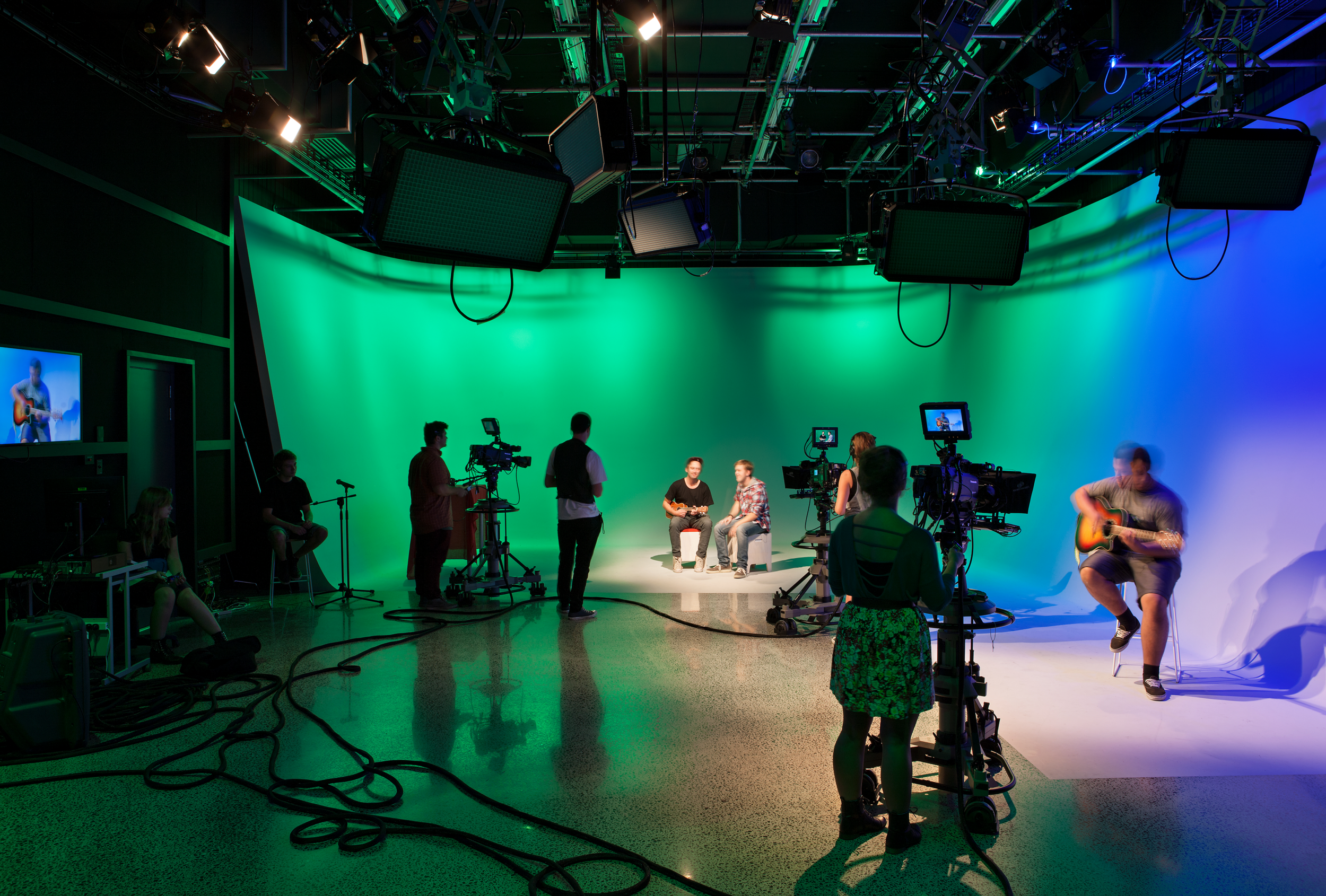 Multi-Cam Green Screen Studio 12 Hours