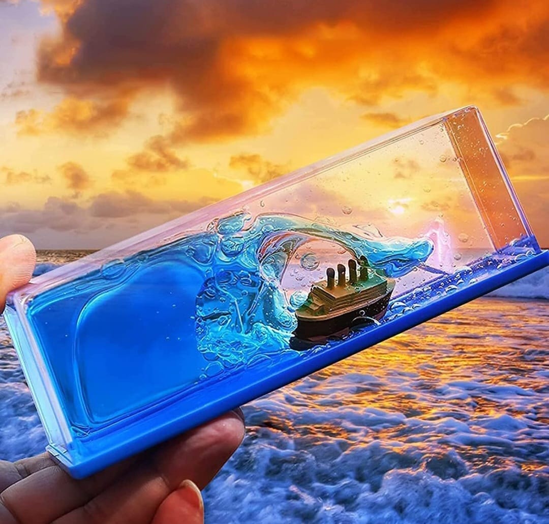 Titanic Wave Cruise Ship