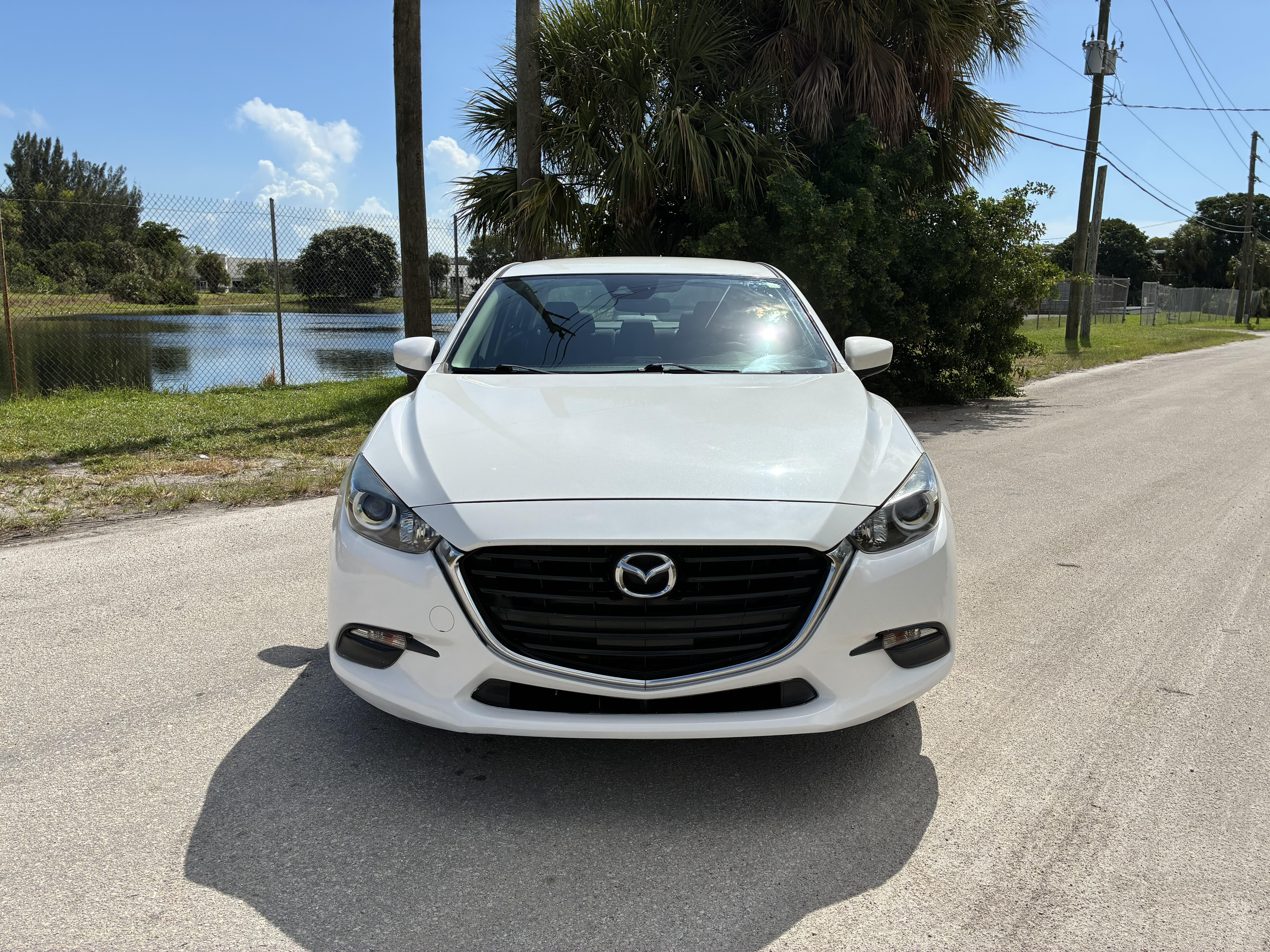 2018 MAZDA 3 WHITE