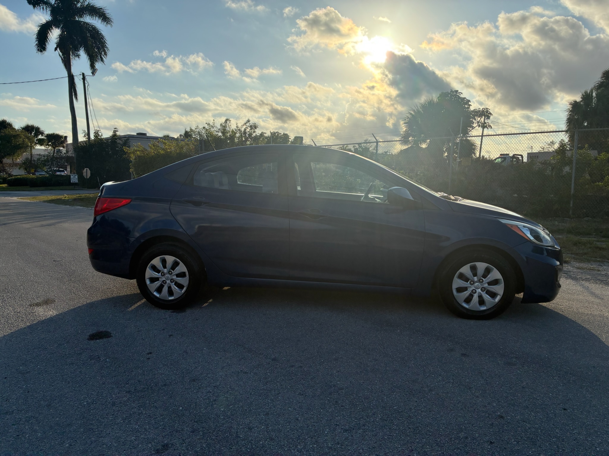 2015 Hyundai Accent Blue