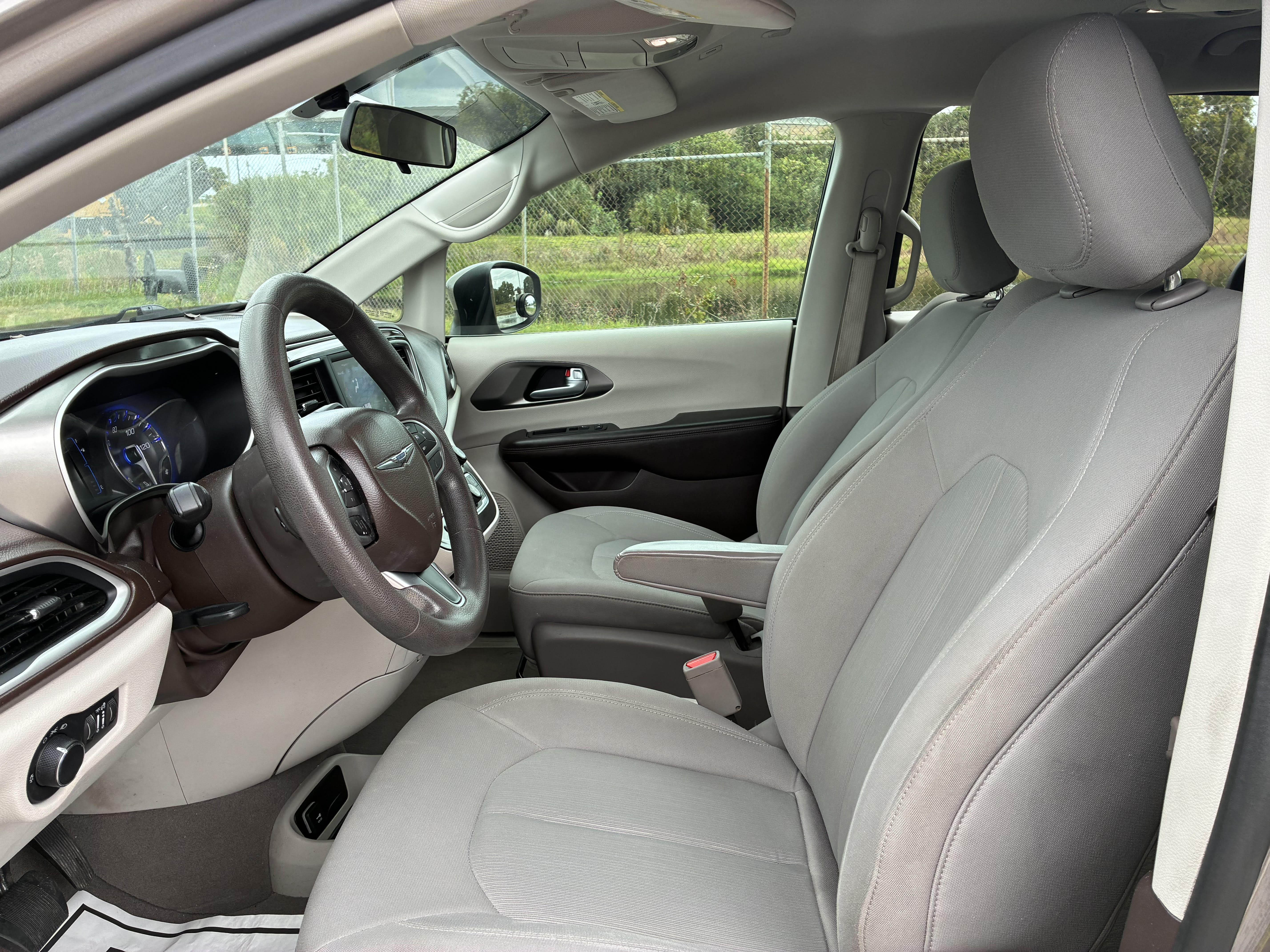 2018 CHRYSLER PACIFICA GREY