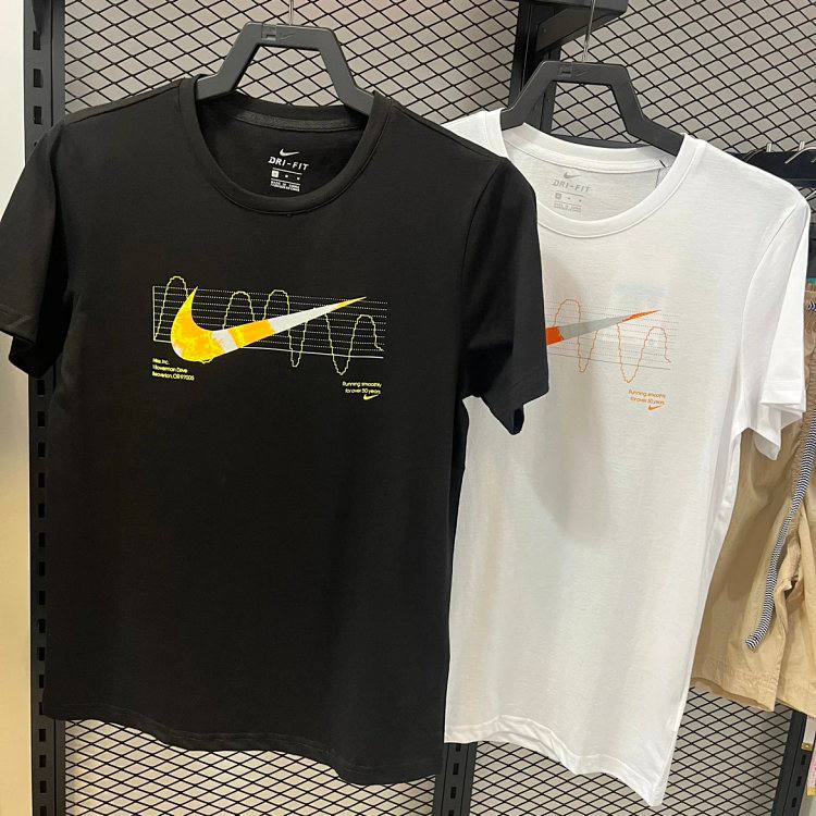 Nike Graphic T-Shirts